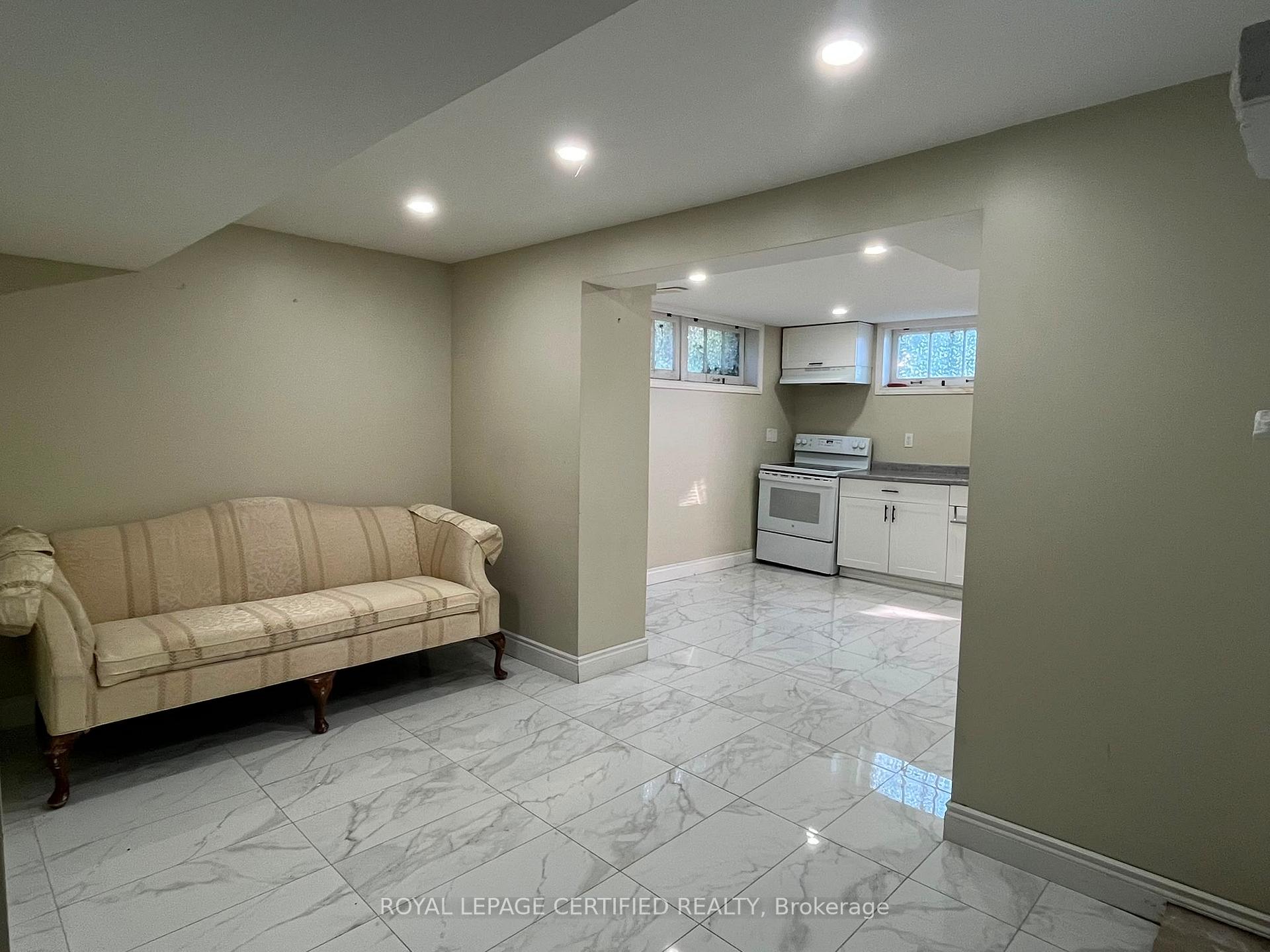 Photo 6 of Unit Bsmt, 848 Garth Street, Hamilton, Westcliffe — HOMEH