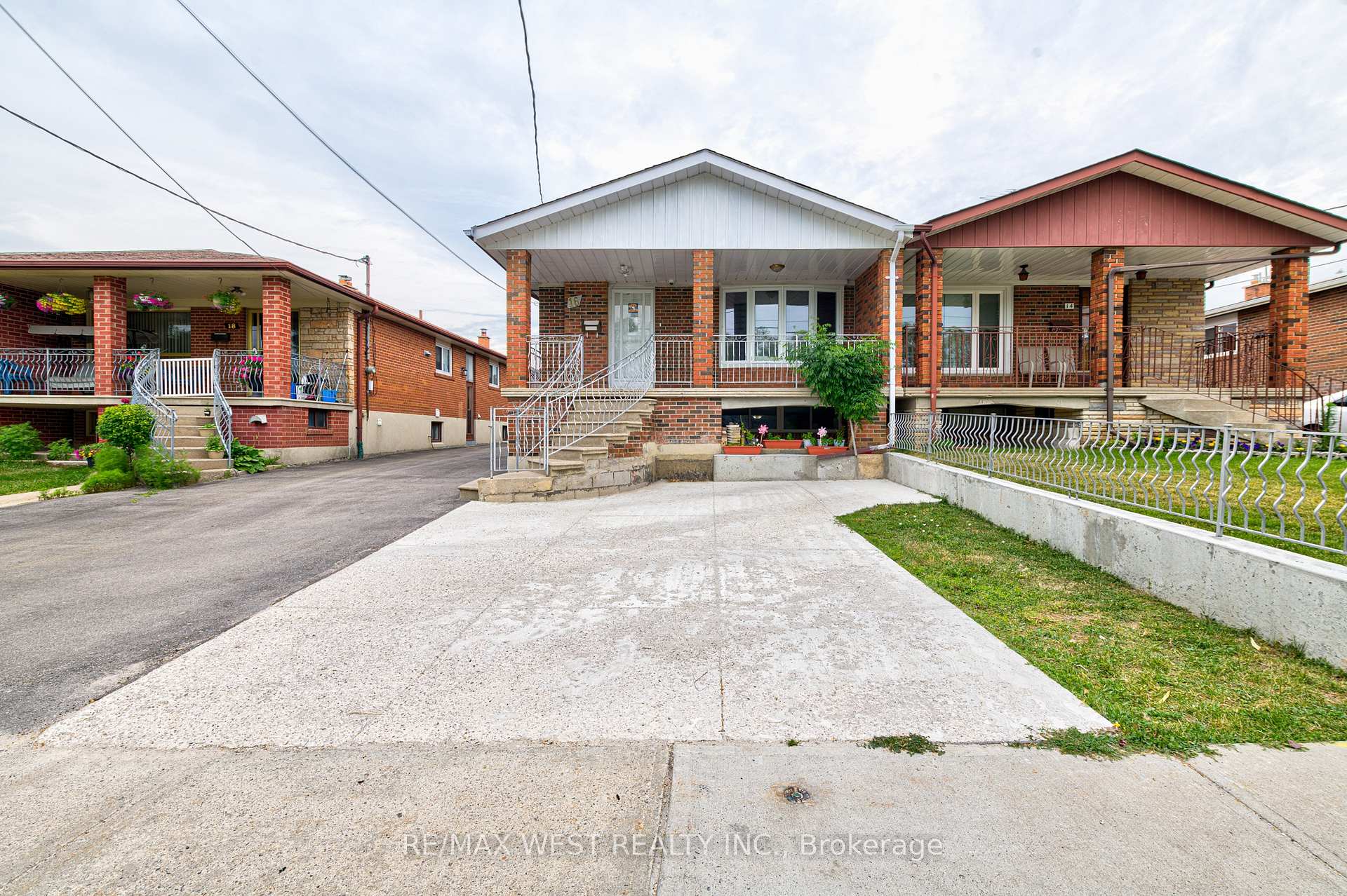 Photo 1 of Unit Main Lvl, 16 Hasbrooke Drive, North York, Humber Summit — HOMEH
