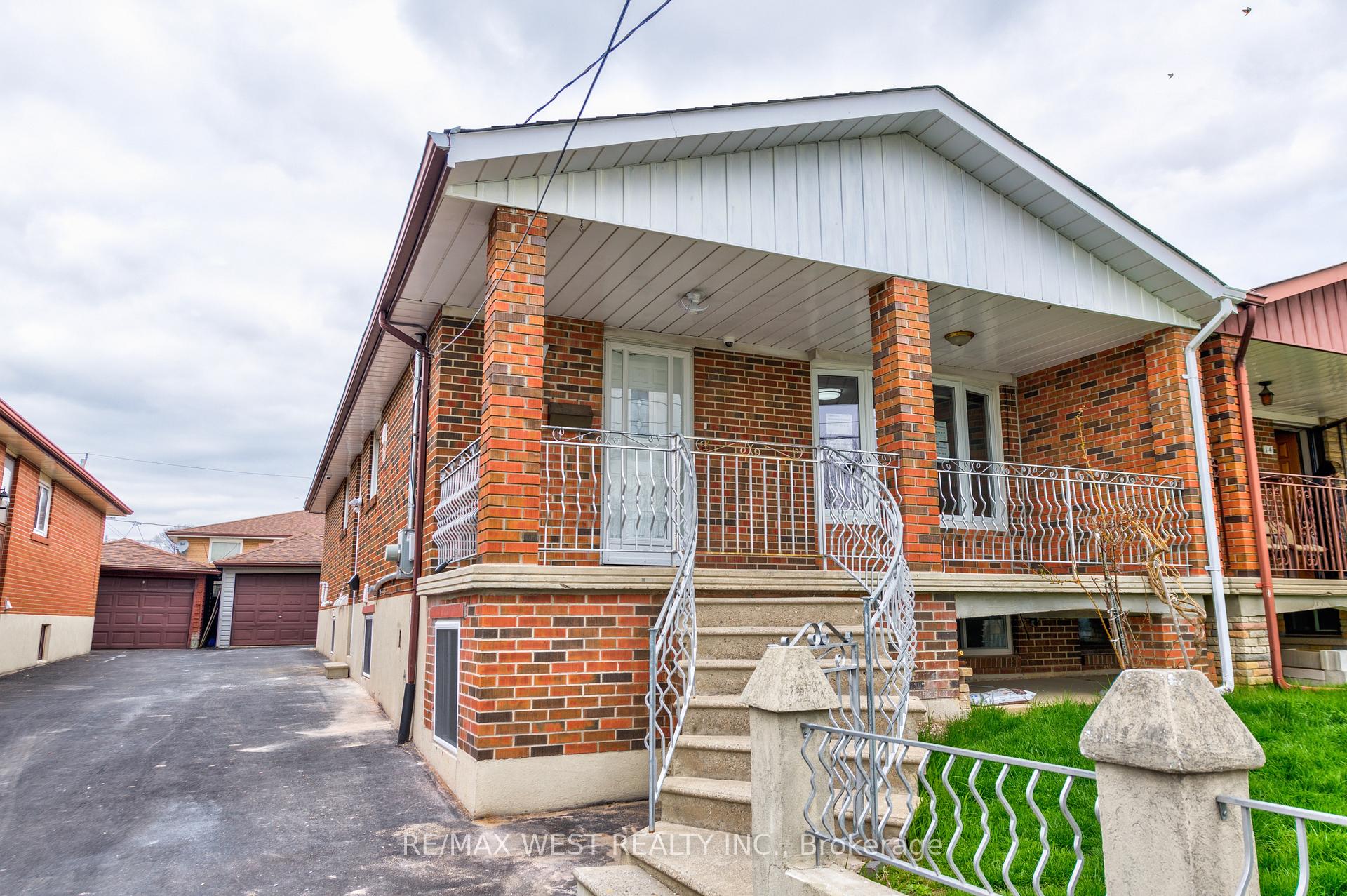 Photo 2 of Unit Main Lvl, 16 Hasbrooke Drive, North York, Humber Summit — HOMEH