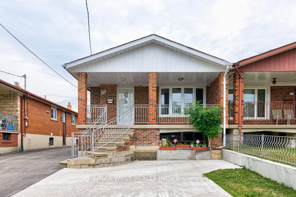 Photo 4 of Unit Main Lvl, 16 Hasbrooke Drive, North York, Humber Summit — HOMEH