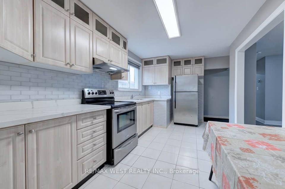 Photo 6 of Unit Main Lvl, 16 Hasbrooke Drive, North York, Humber Summit — HOMEH