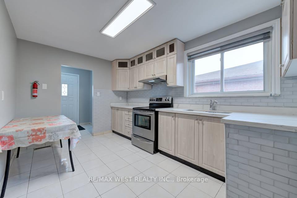 Photo 7 of Unit Main Lvl, 16 Hasbrooke Drive, North York, Humber Summit — HOMEH