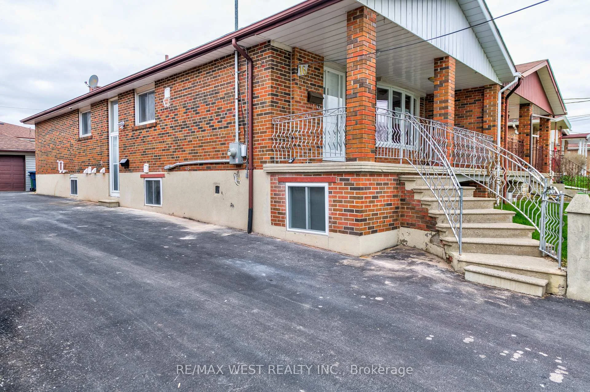 Photo 3 of Unit Main Lvl, 16 Hasbrooke Drive, North York, Humber Summit — HOMEH