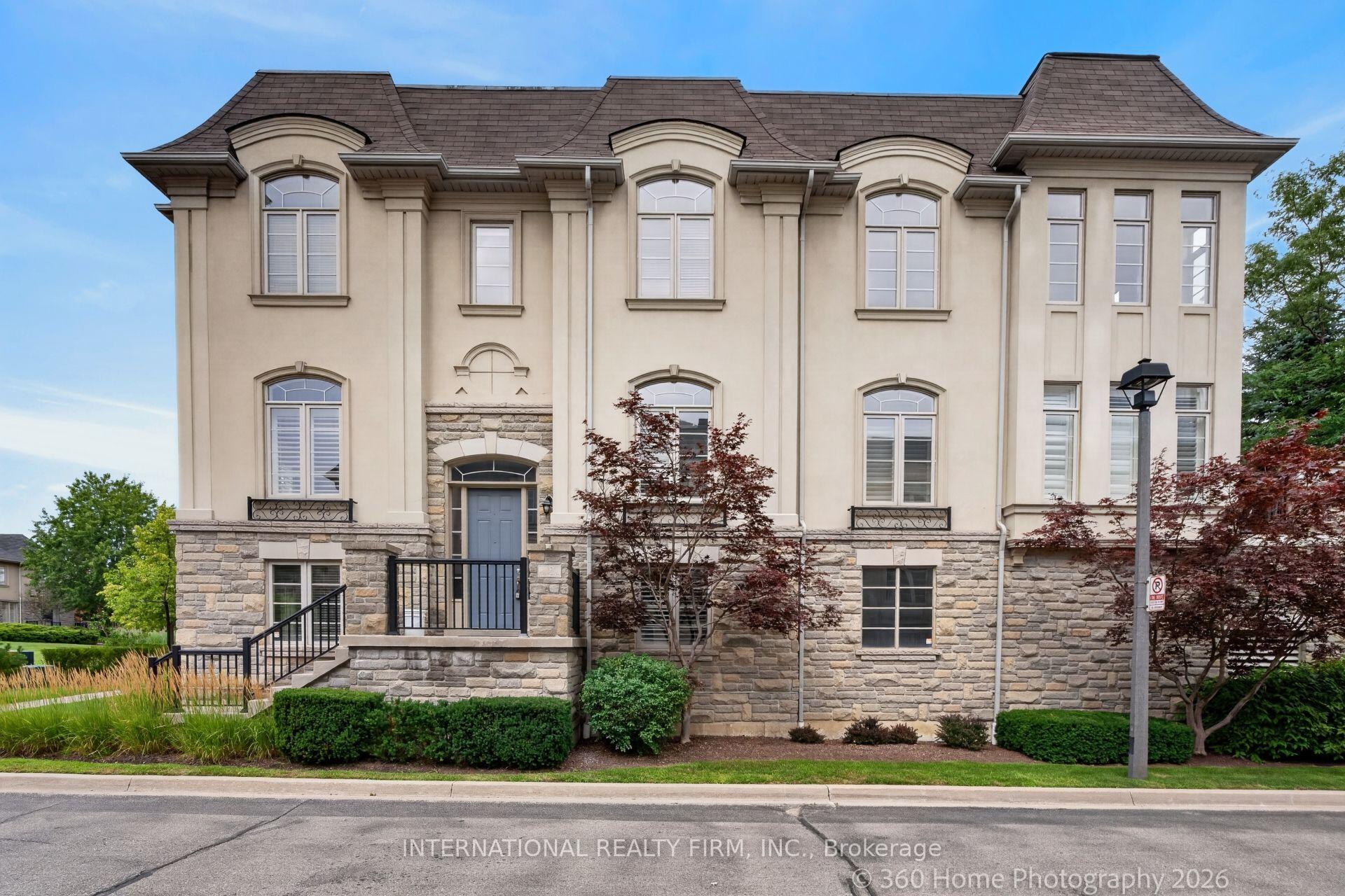 Photo 4 of Unit Unit 37, 4135 Shipp Drive, Mississauga, Hurontario — HOMEH