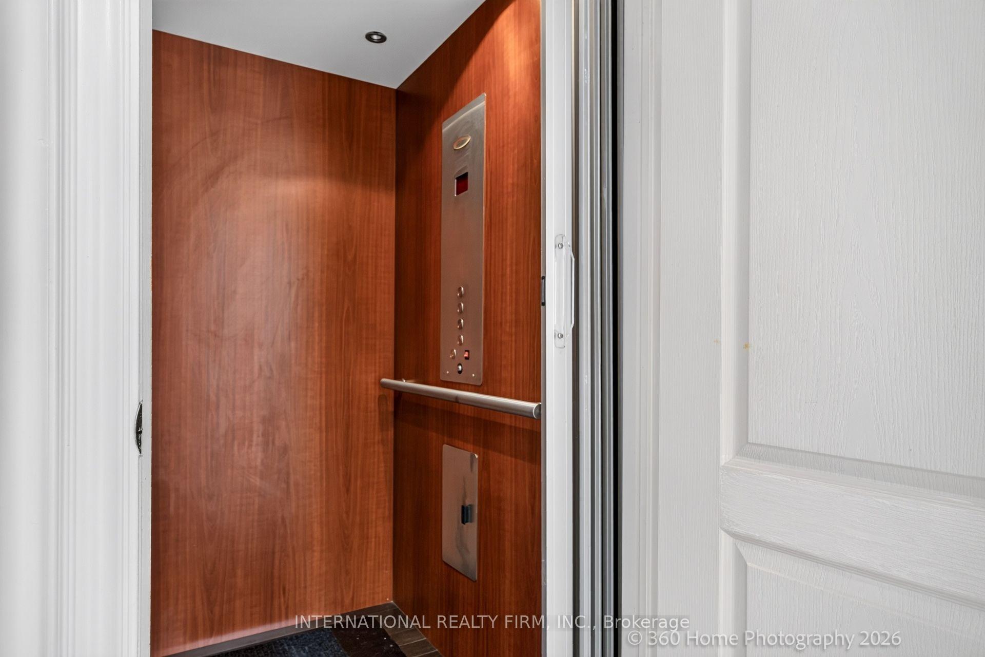 Photo 14 of Unit Unit 37, 4135 Shipp Drive, Mississauga, Hurontario — HOMEH