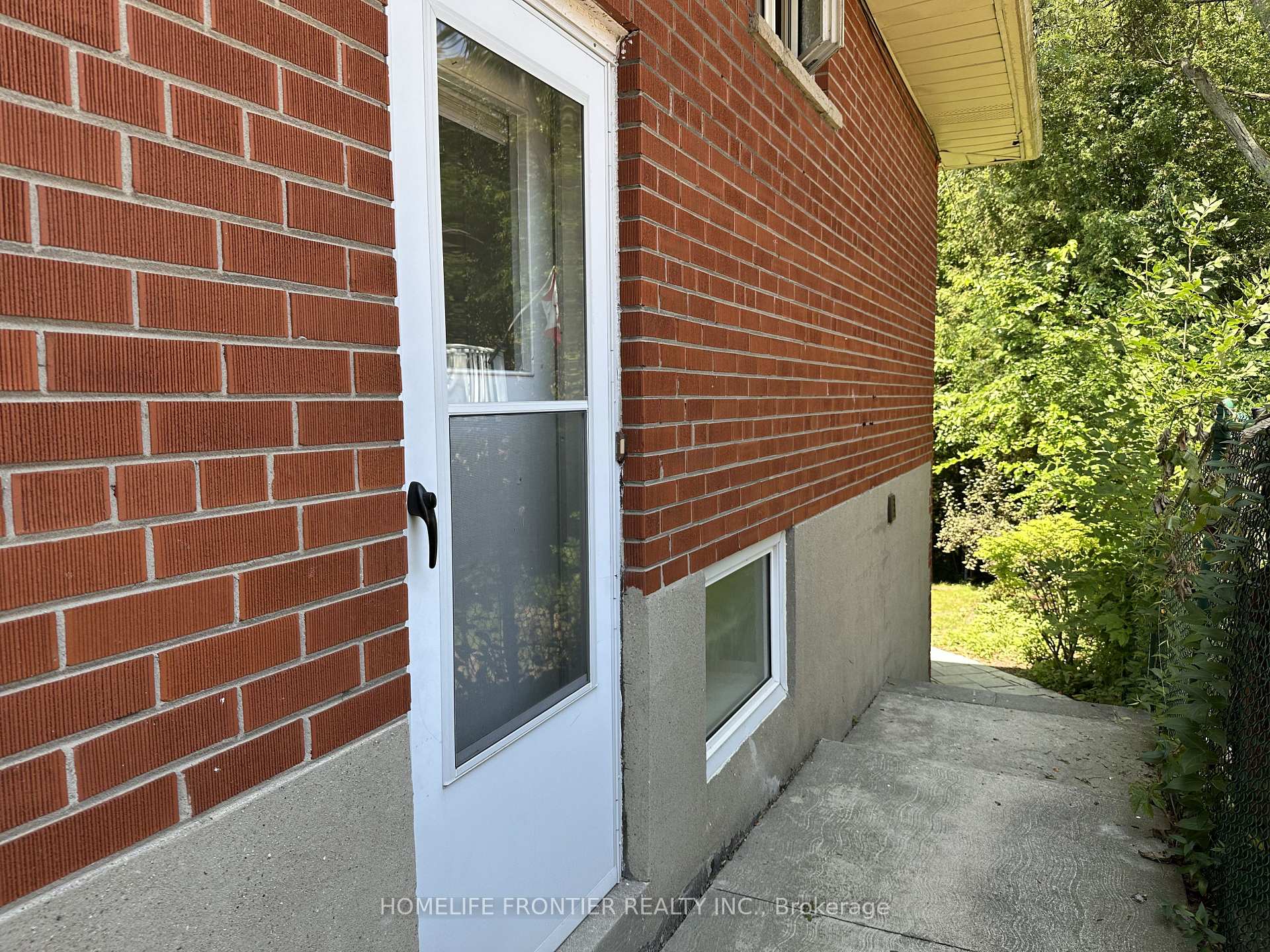 Photo 2 of Unit A, 11 Alpaca Drive, Scarborough, Woburn — HOMEH