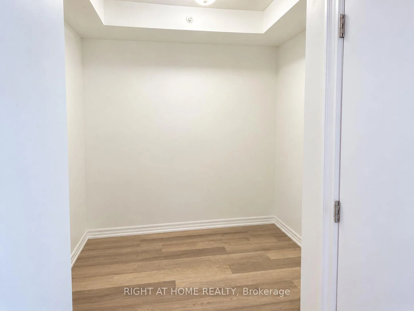Photo 36 of Unit 7, 111 Worsley Street, Barrie, City Centre — HOMEH