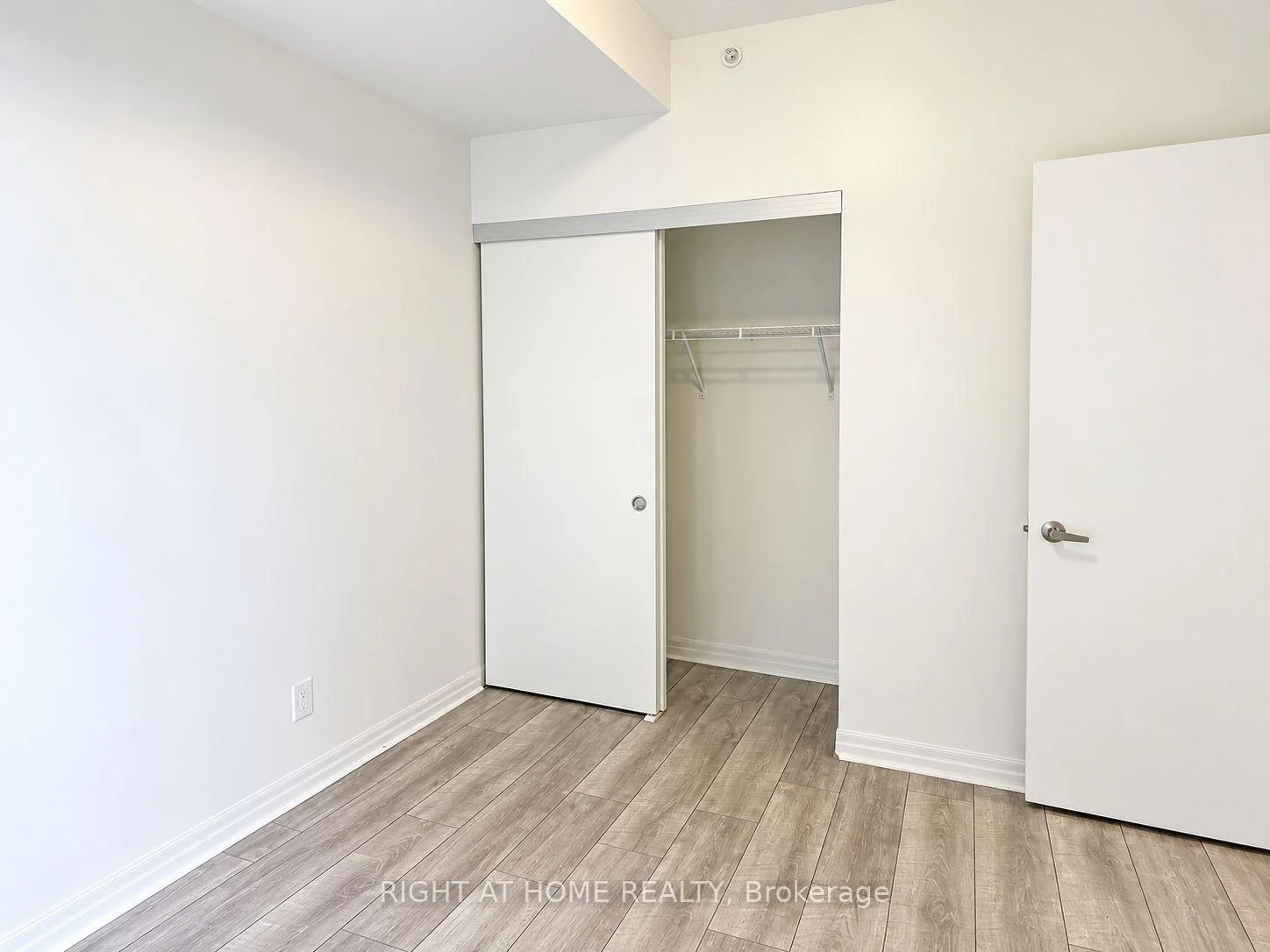 Photo 41 of Unit 7, 111 Worsley Street, Barrie, City Centre — HOMEH
