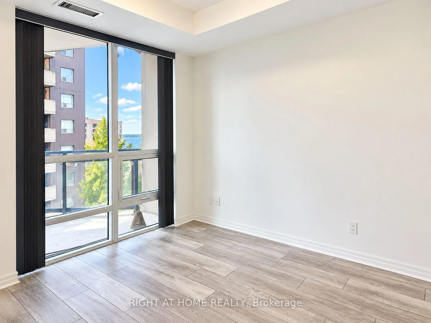 Photo 42 of Unit 7, 111 Worsley Street, Barrie, City Centre — HOMEH