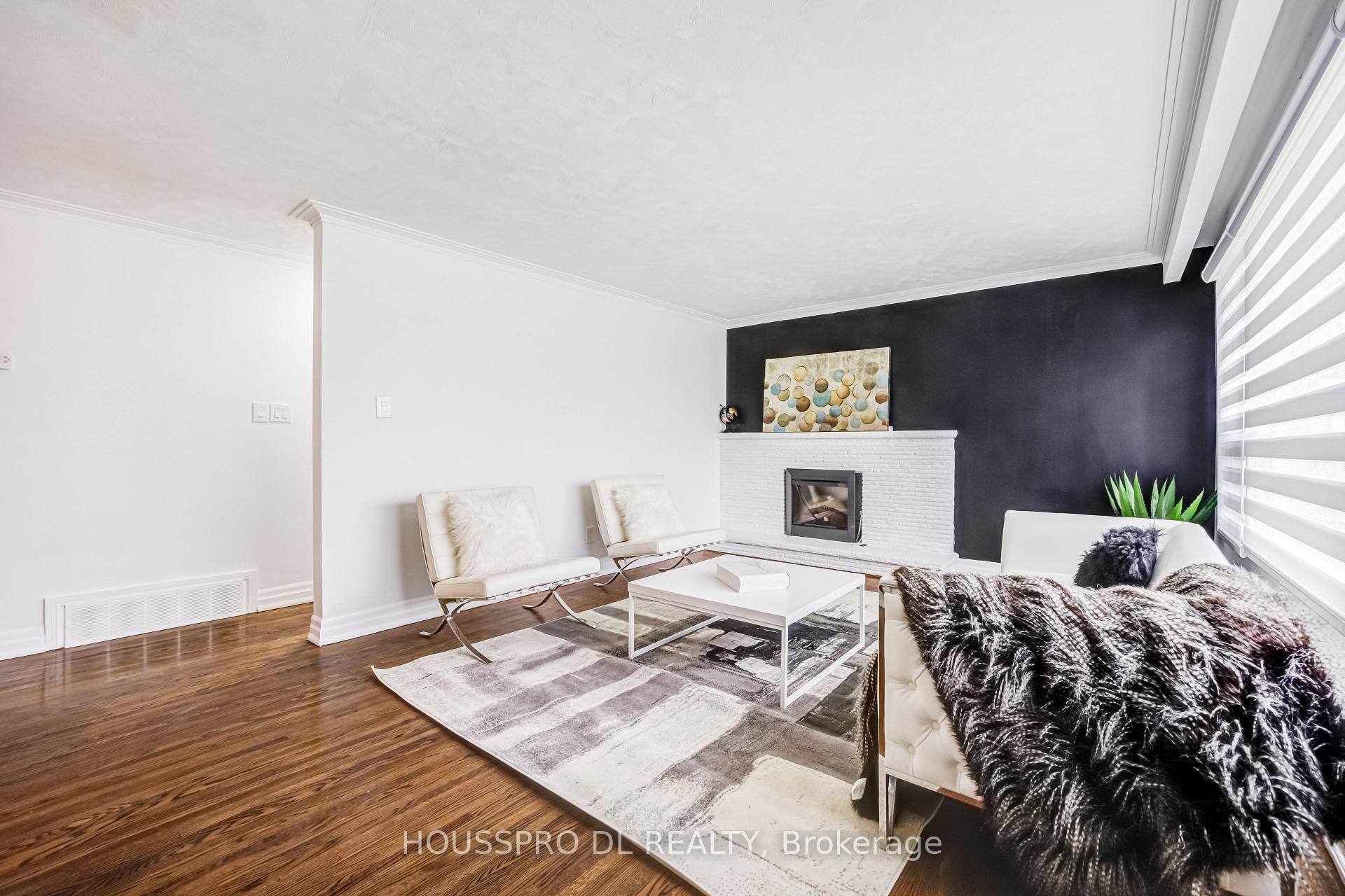 Photo 8 of 49 Bowerbank Drive, North York, Newtonbrook East — HOMEH