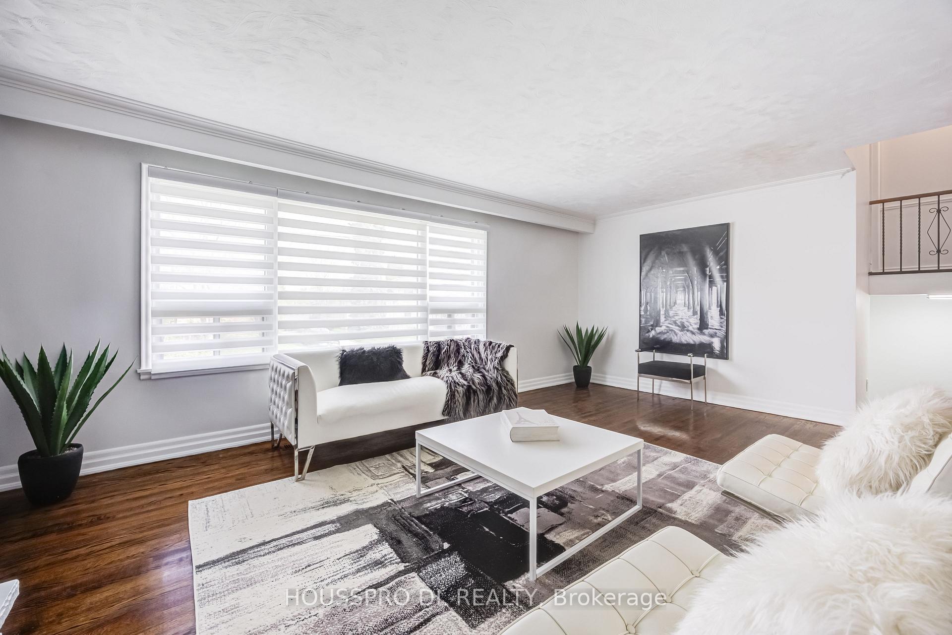 Photo 10 of 49 Bowerbank Drive, North York, Newtonbrook East — HOMEH