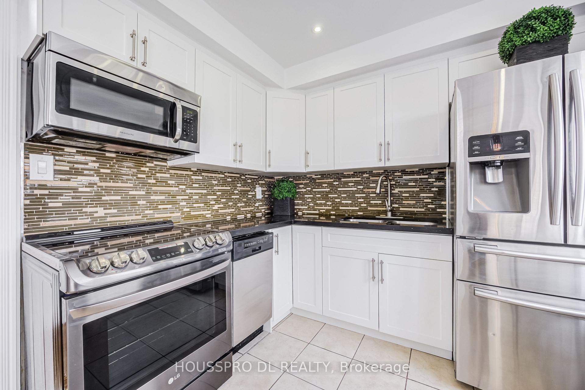 Photo 15 of 49 Bowerbank Drive, North York, Newtonbrook East — HOMEH