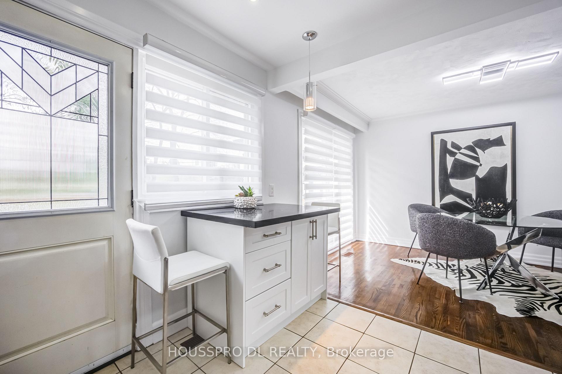 Photo 16 of 49 Bowerbank Drive, North York, Newtonbrook East — HOMEH