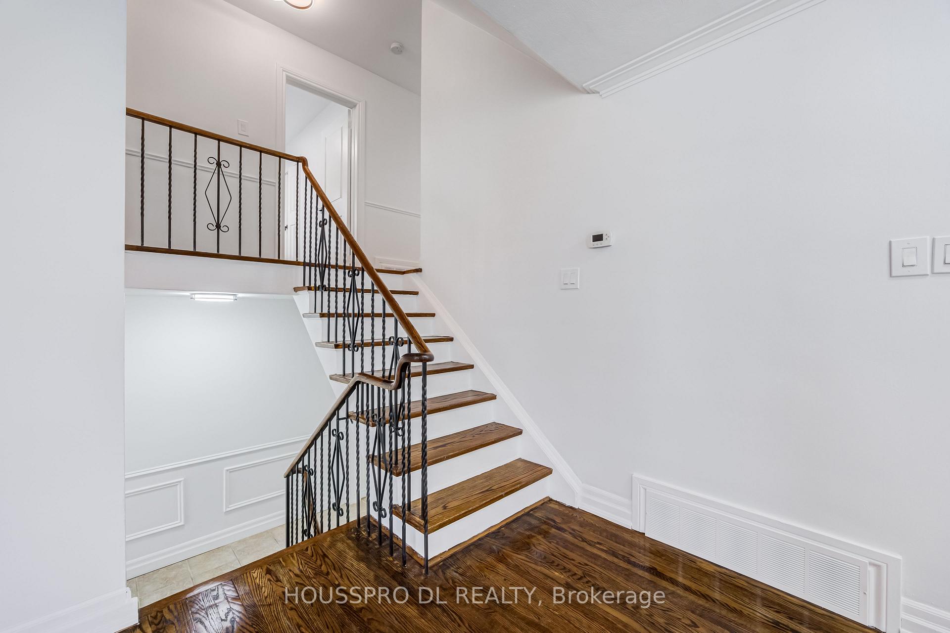 Photo 17 of 49 Bowerbank Drive, North York, Newtonbrook East — HOMEH
