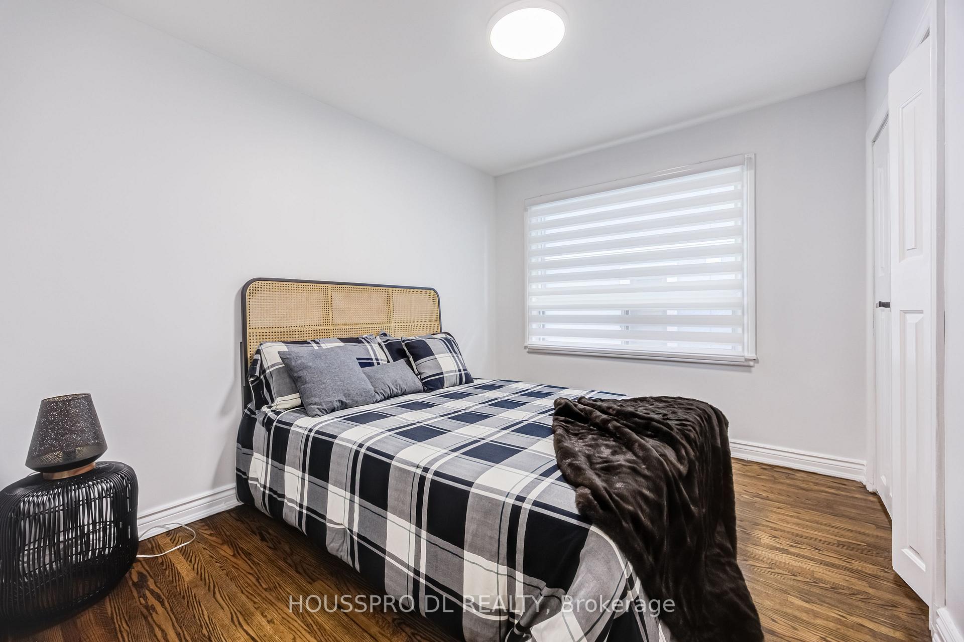 Photo 22 of 49 Bowerbank Drive, North York, Newtonbrook East — HOMEH
