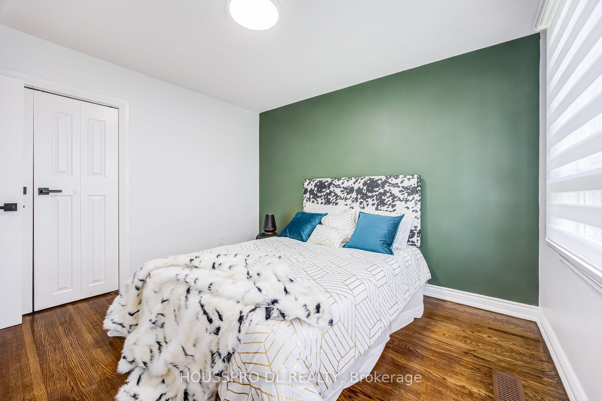 Photo 26 of 49 Bowerbank Drive, North York, Newtonbrook East — HOMEH