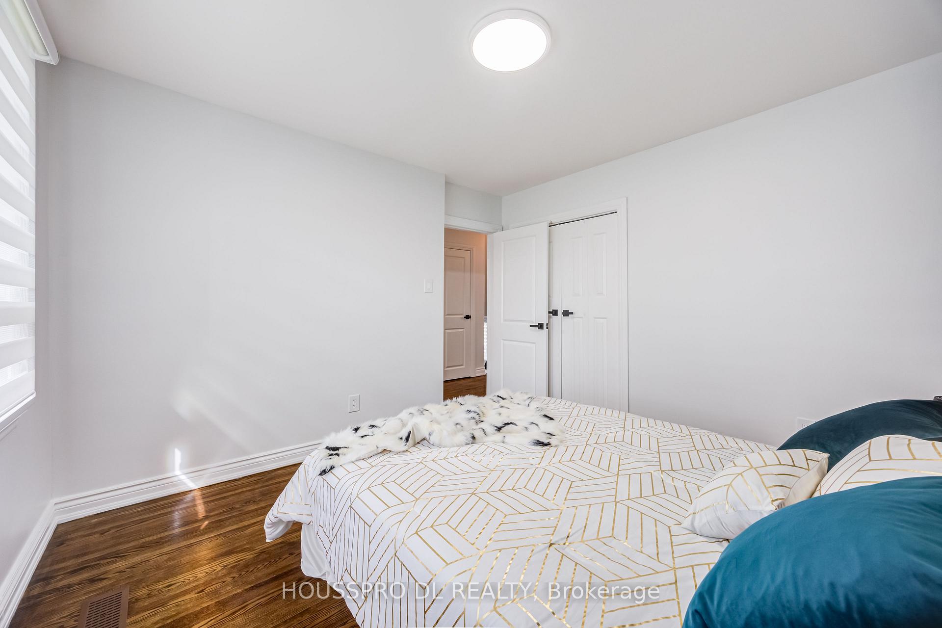Photo 27 of 49 Bowerbank Drive, North York, Newtonbrook East — HOMEH