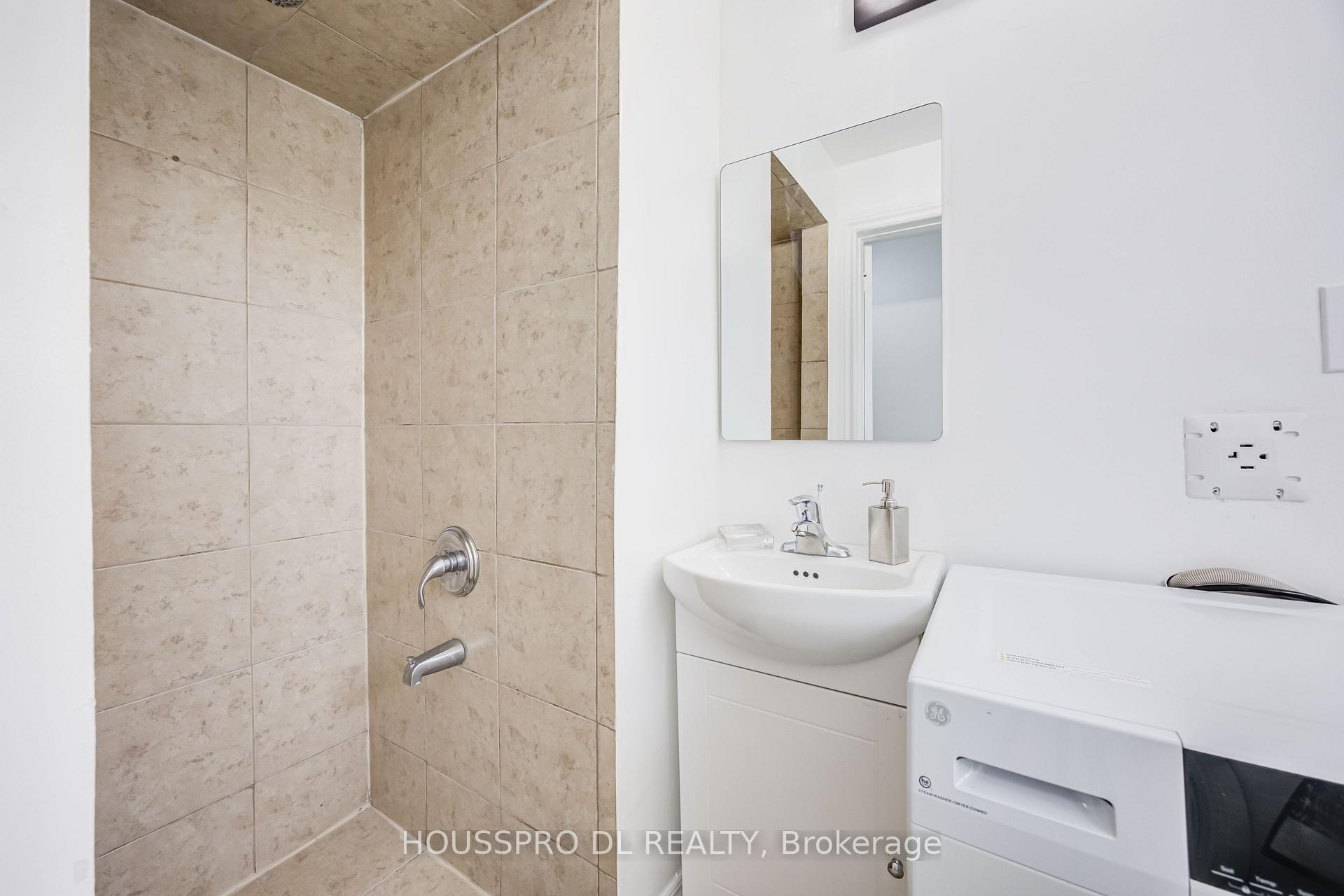 Photo 29 of 49 Bowerbank Drive, North York, Newtonbrook East — HOMEH