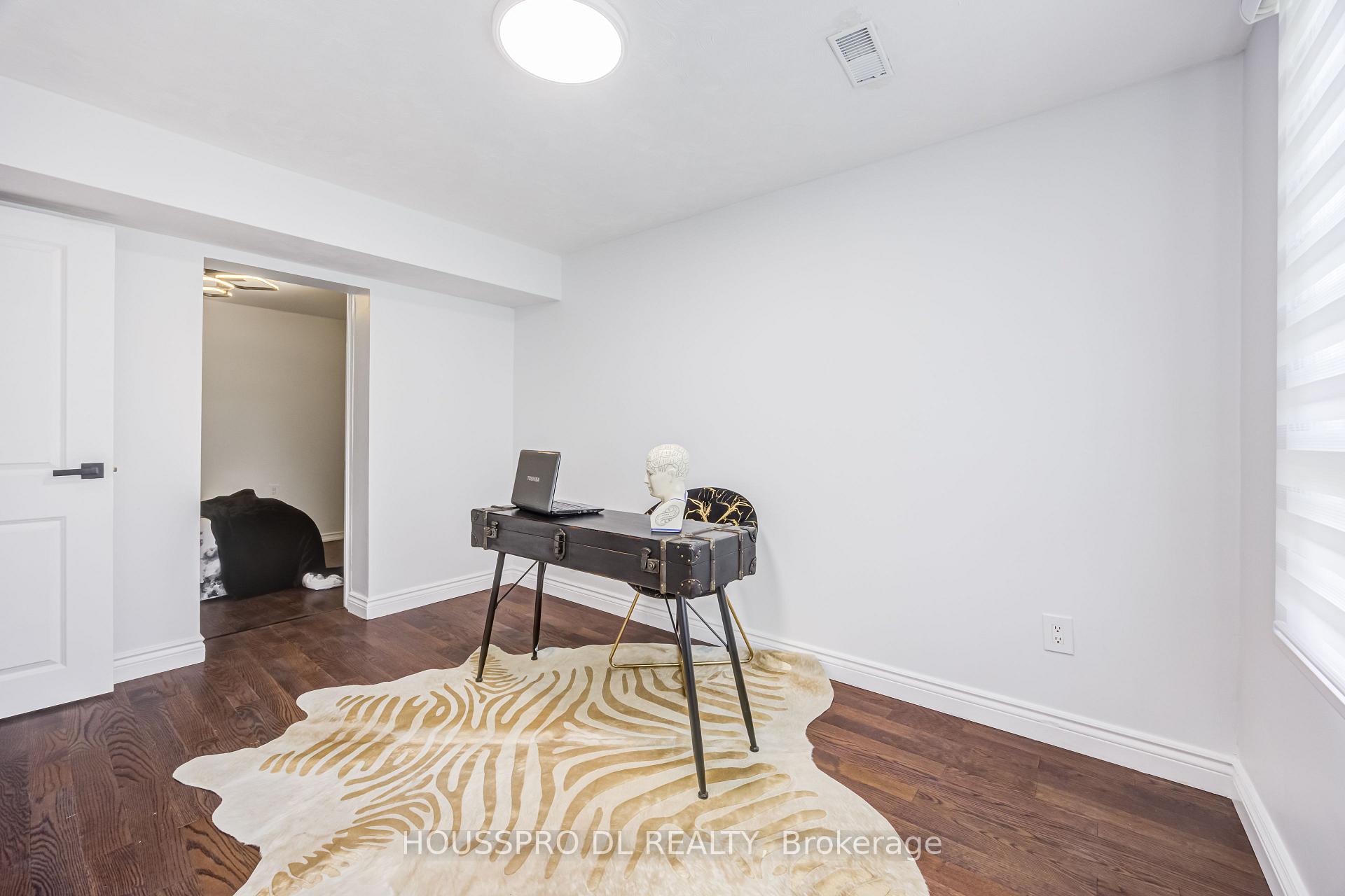 Photo 31 of 49 Bowerbank Drive, North York, Newtonbrook East — HOMEH