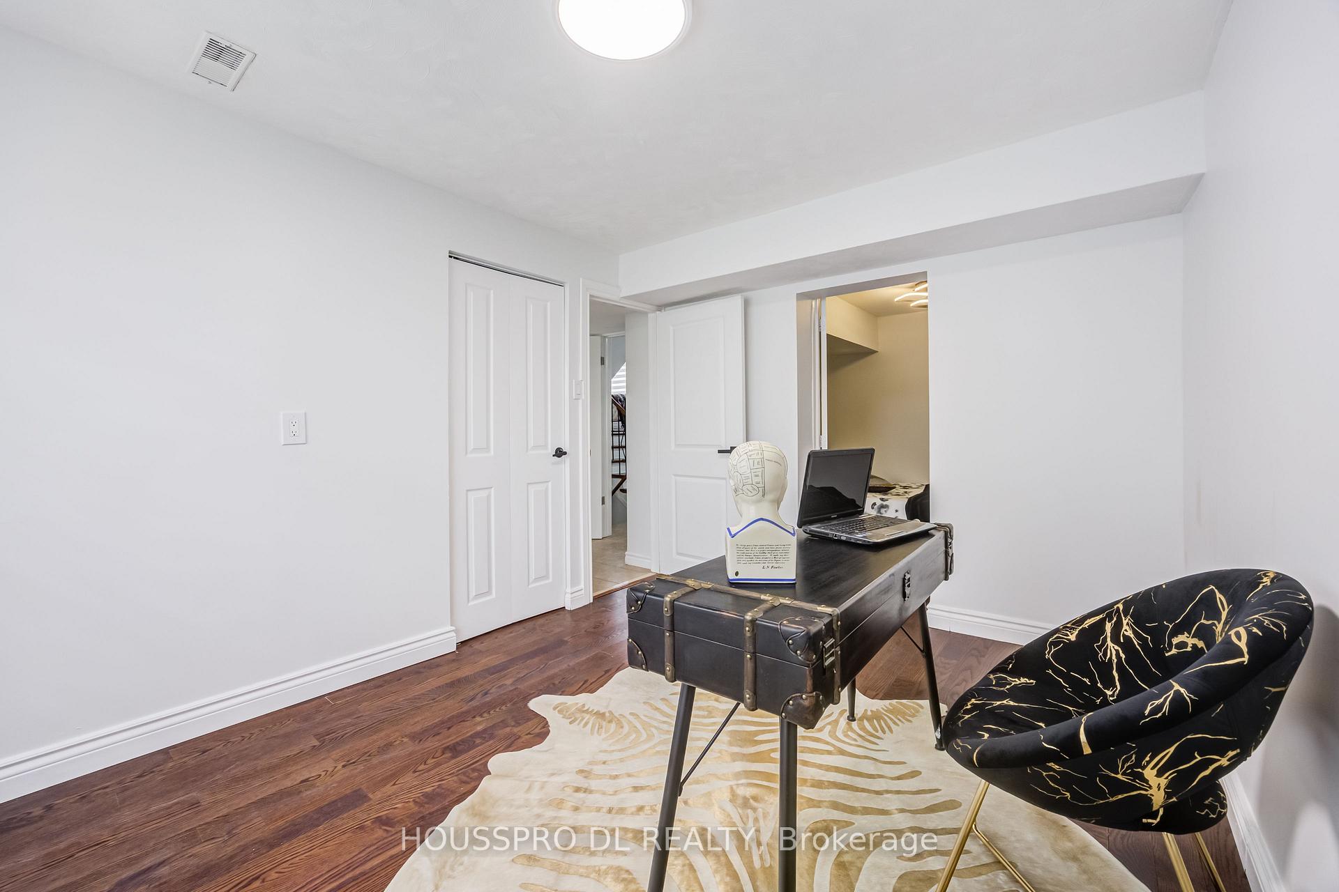 Photo 32 of 49 Bowerbank Drive, North York, Newtonbrook East — HOMEH