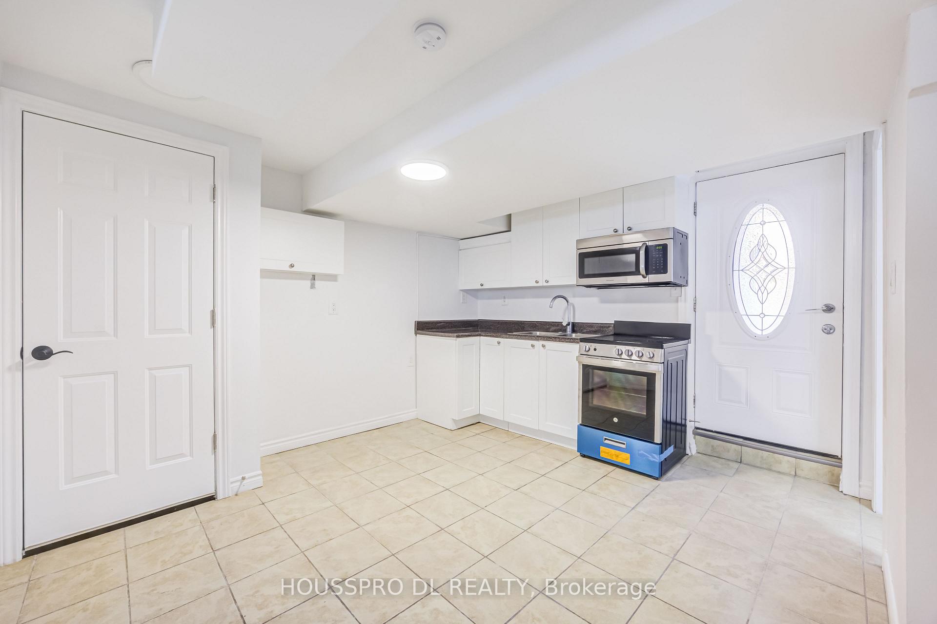 Photo 35 of 49 Bowerbank Drive, North York, Newtonbrook East — HOMEH
