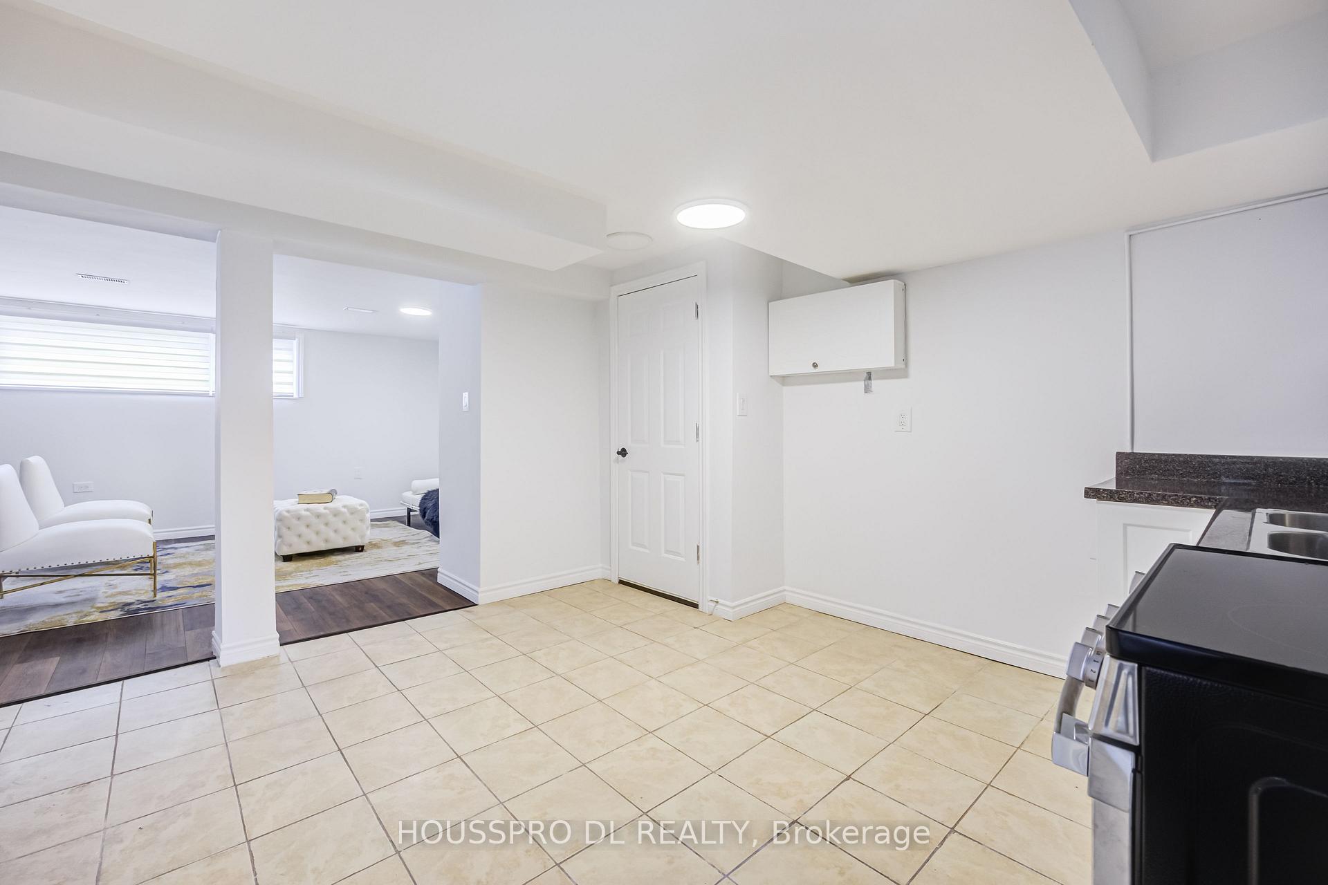 Photo 36 of 49 Bowerbank Drive, North York, Newtonbrook East — HOMEH