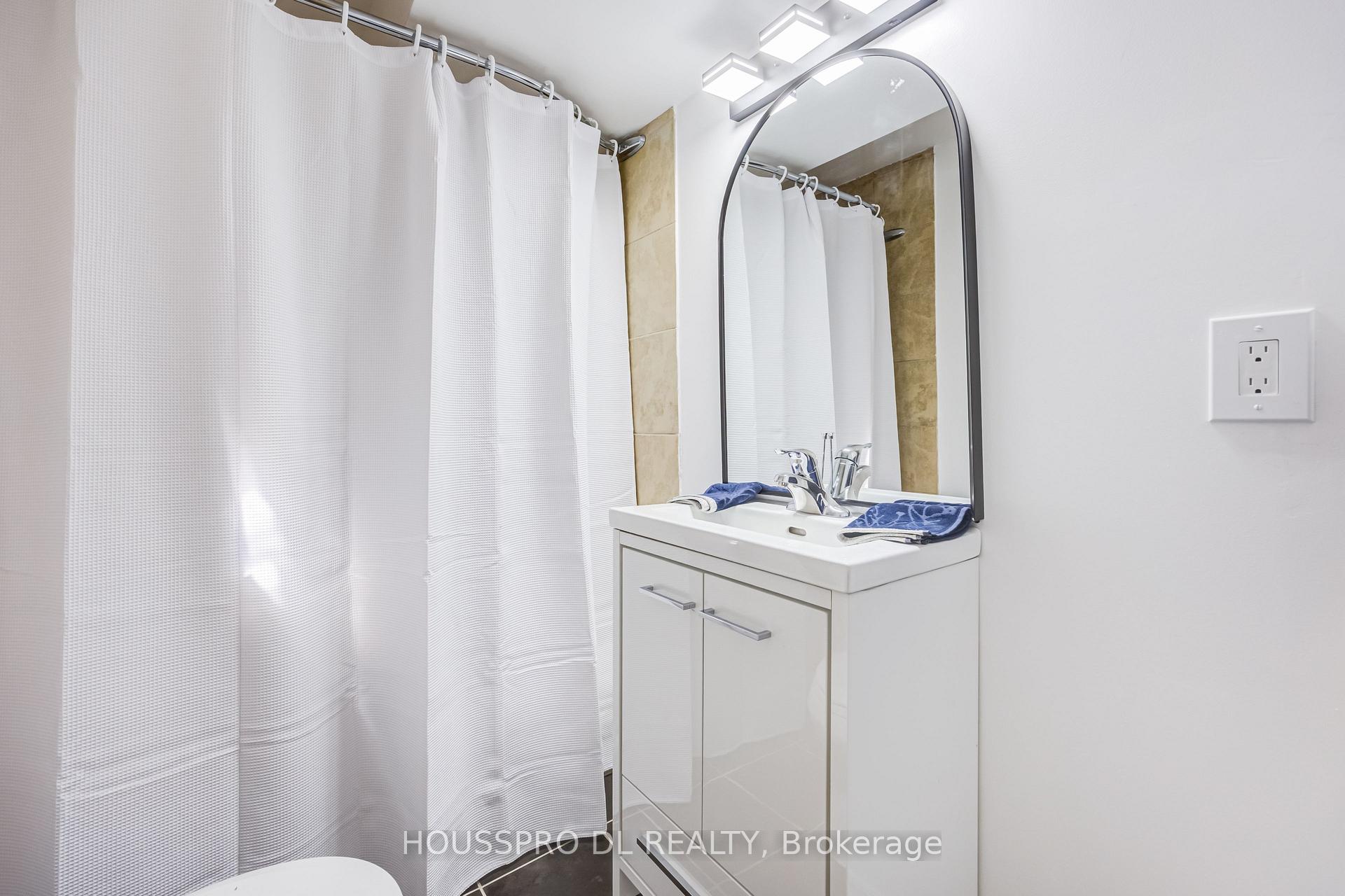 Photo 37 of 49 Bowerbank Drive, North York, Newtonbrook East — HOMEH