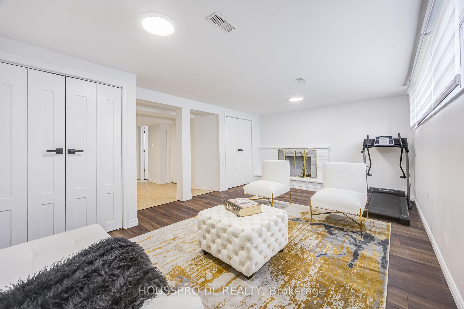 Photo 40 of 49 Bowerbank Drive, North York, Newtonbrook East — HOMEH