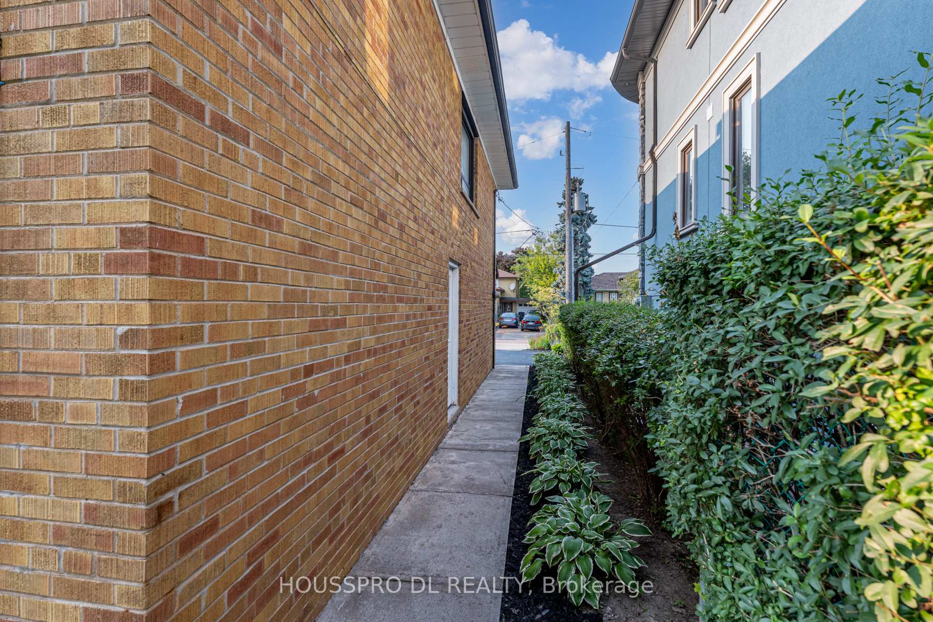 Photo 48 of 49 Bowerbank Drive, North York, Newtonbrook East — HOMEH