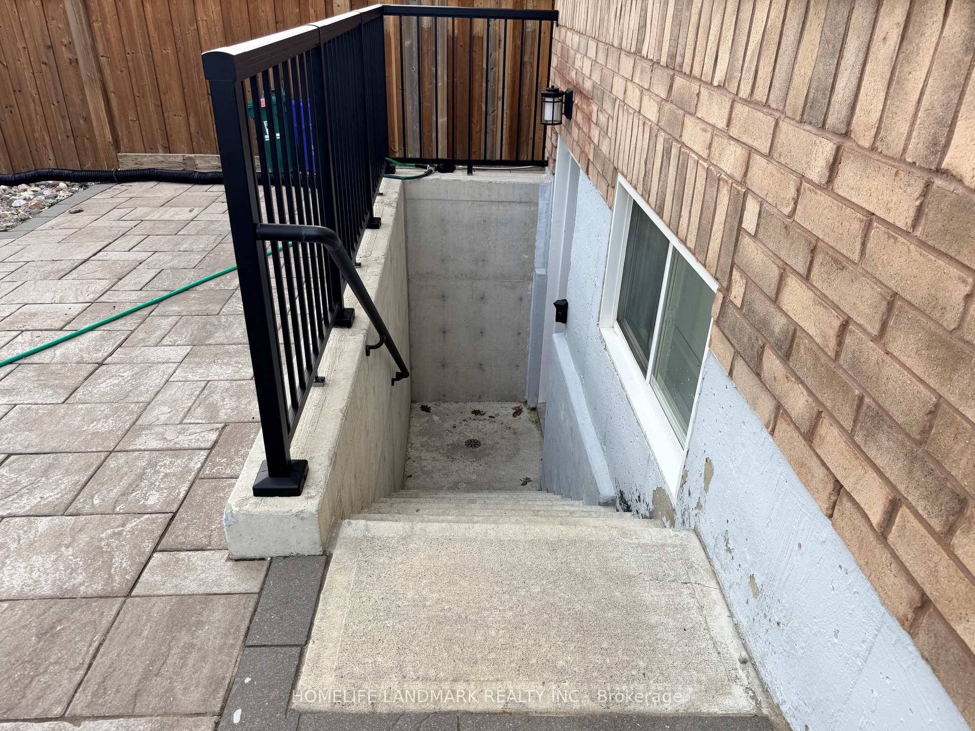 Photo 2 of 2313 Secreto Drive, Oshawa, Windfields — HOMEH