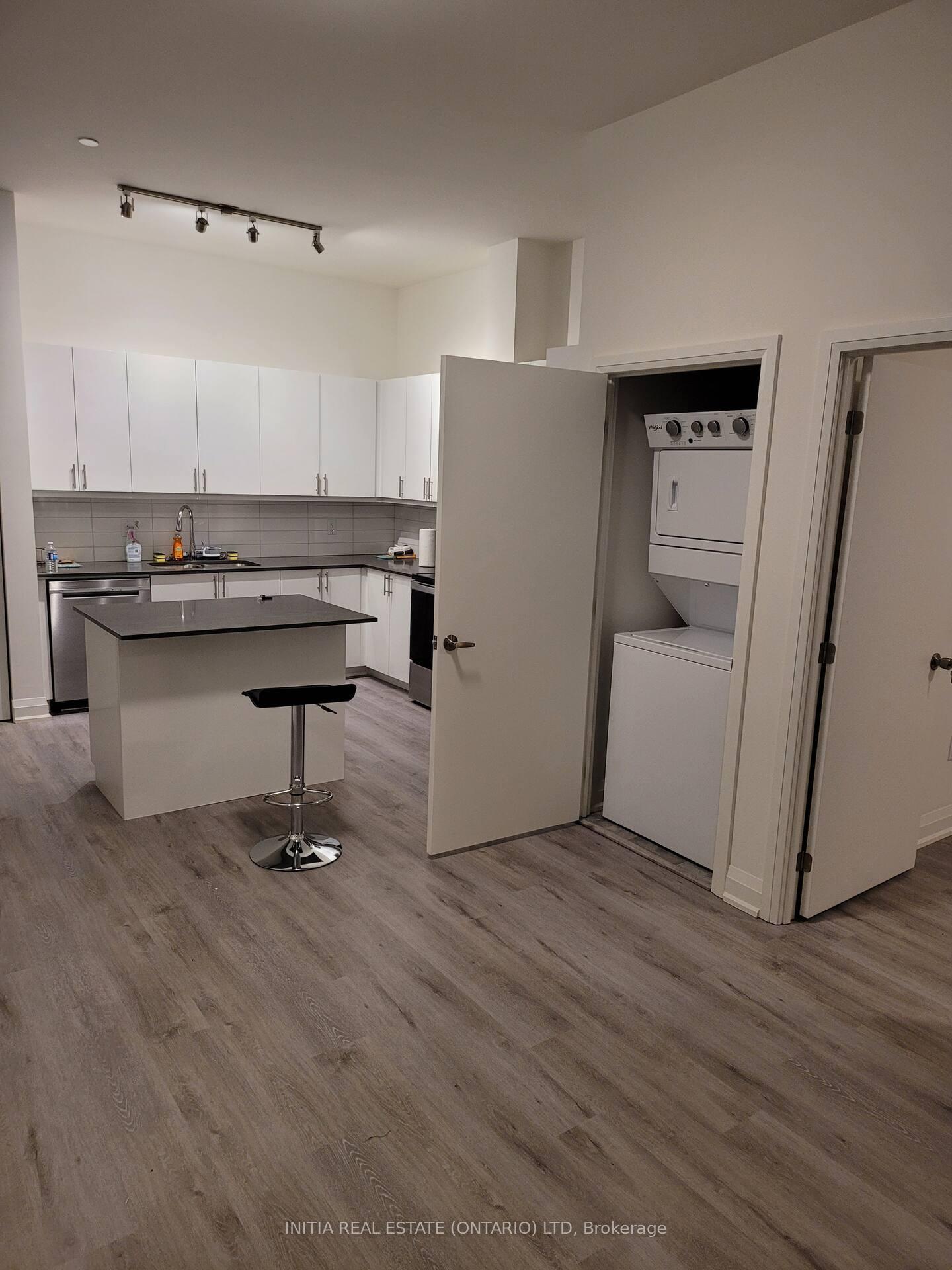 Photo 3 of Unit 110, 58 Lakeside (SHARED-KITCHEN) Terrace, Barrie, Little Lake — HOMEH