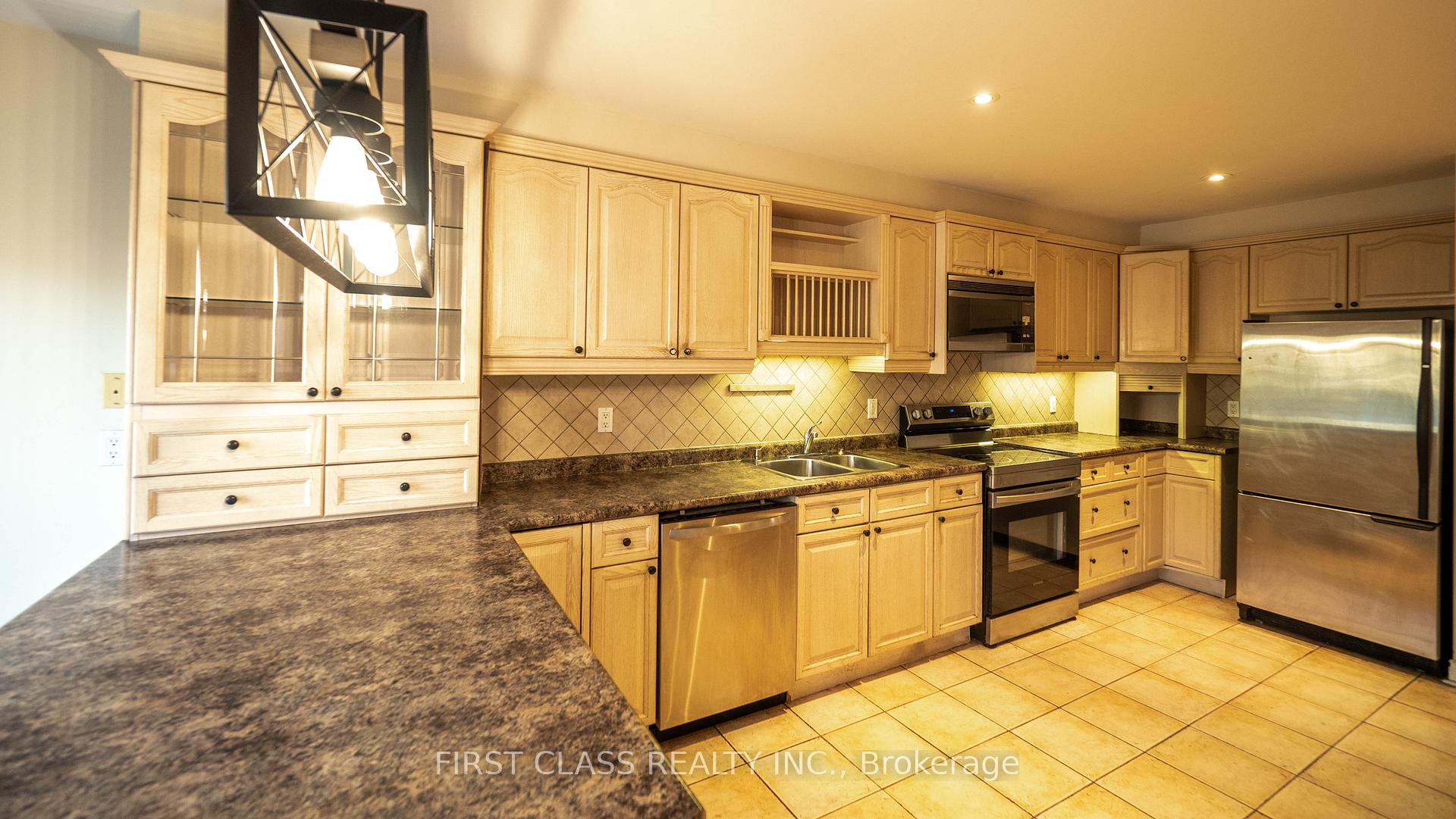 Photo 8 of 13 Princess Street, Mississauga, Streetsville — HOMEH