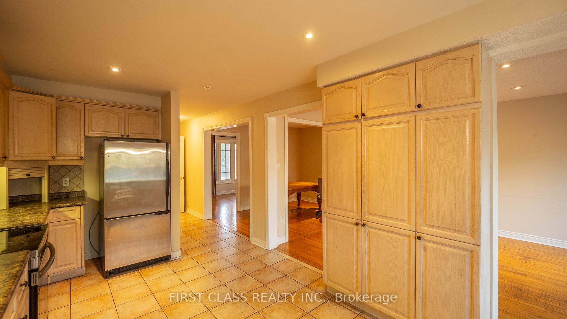 Photo 9 of 13 Princess Street, Mississauga, Streetsville — HOMEH