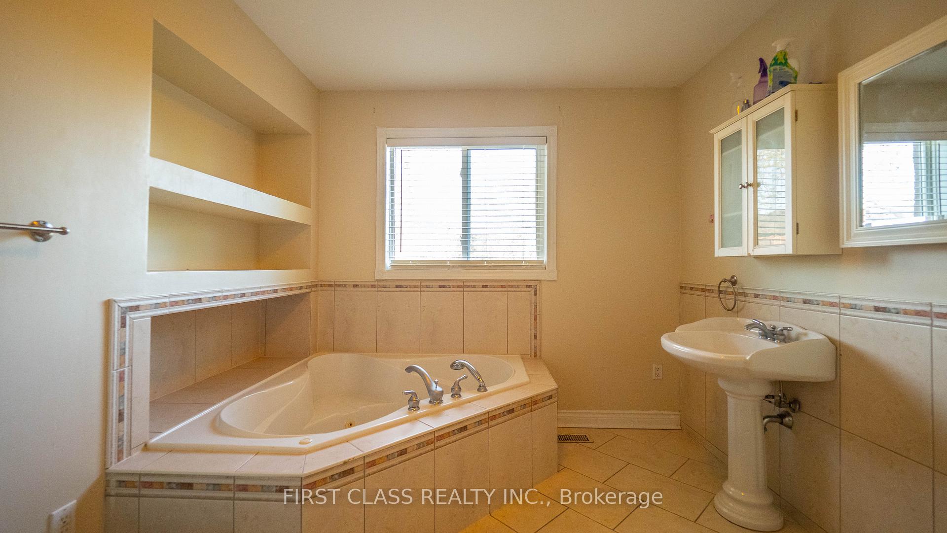Photo 25 of 13 Princess Street, Mississauga, Streetsville — HOMEH