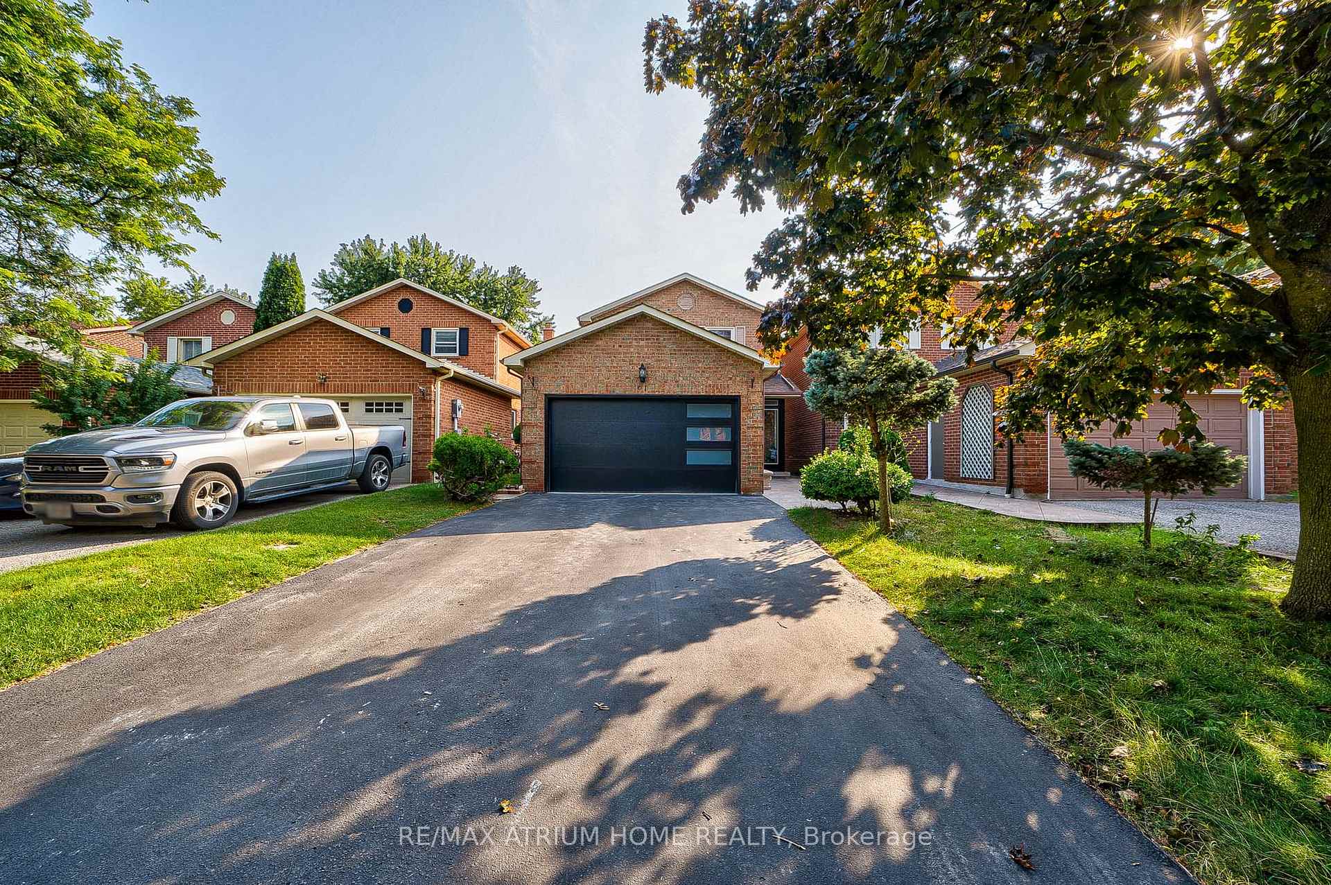 Photo 1 of 61 Trothen Circle, Markham, Markham Village — HOMEH