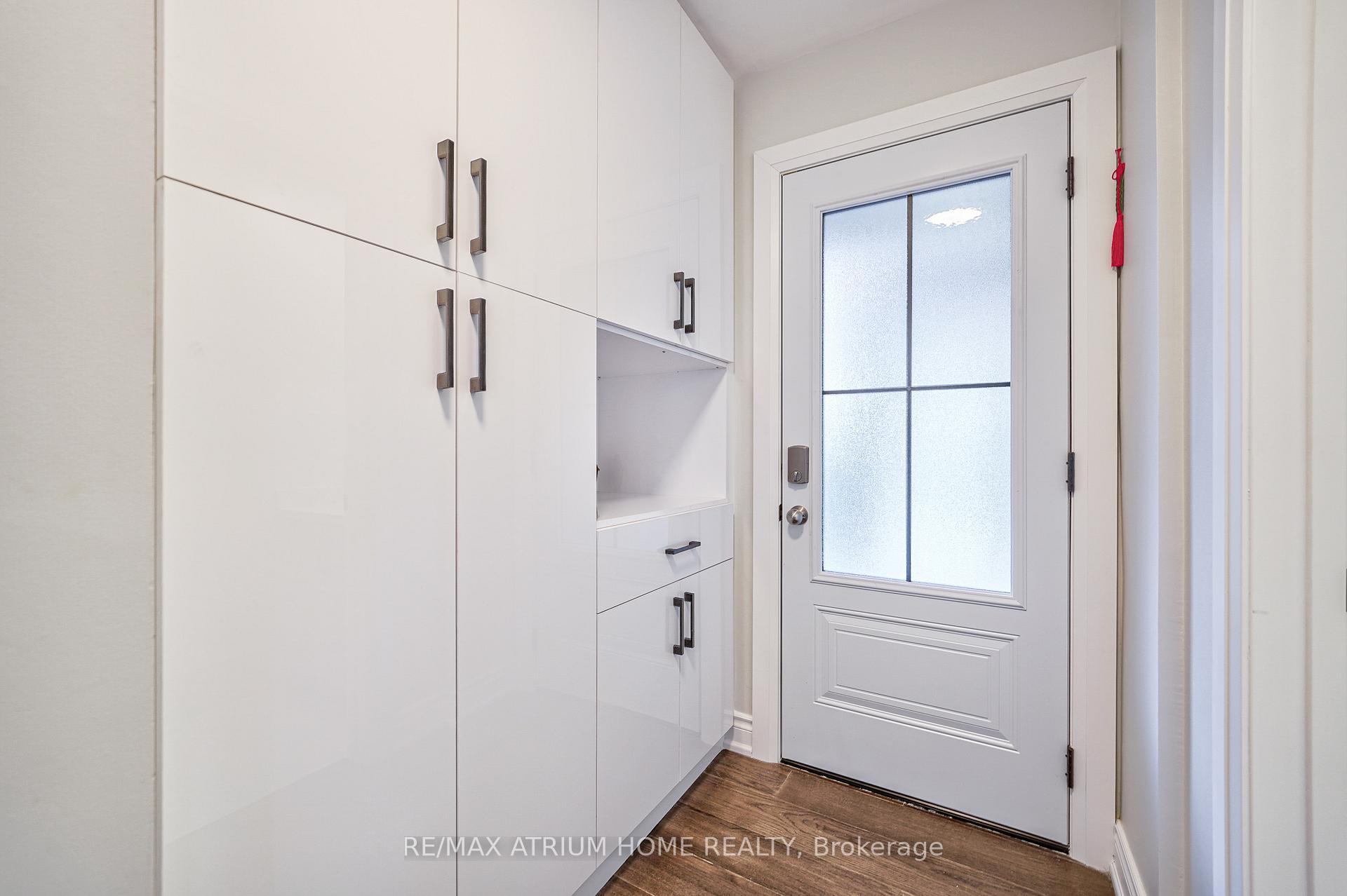 Photo 5 of 61 Trothen Circle, Markham, Markham Village — HOMEH