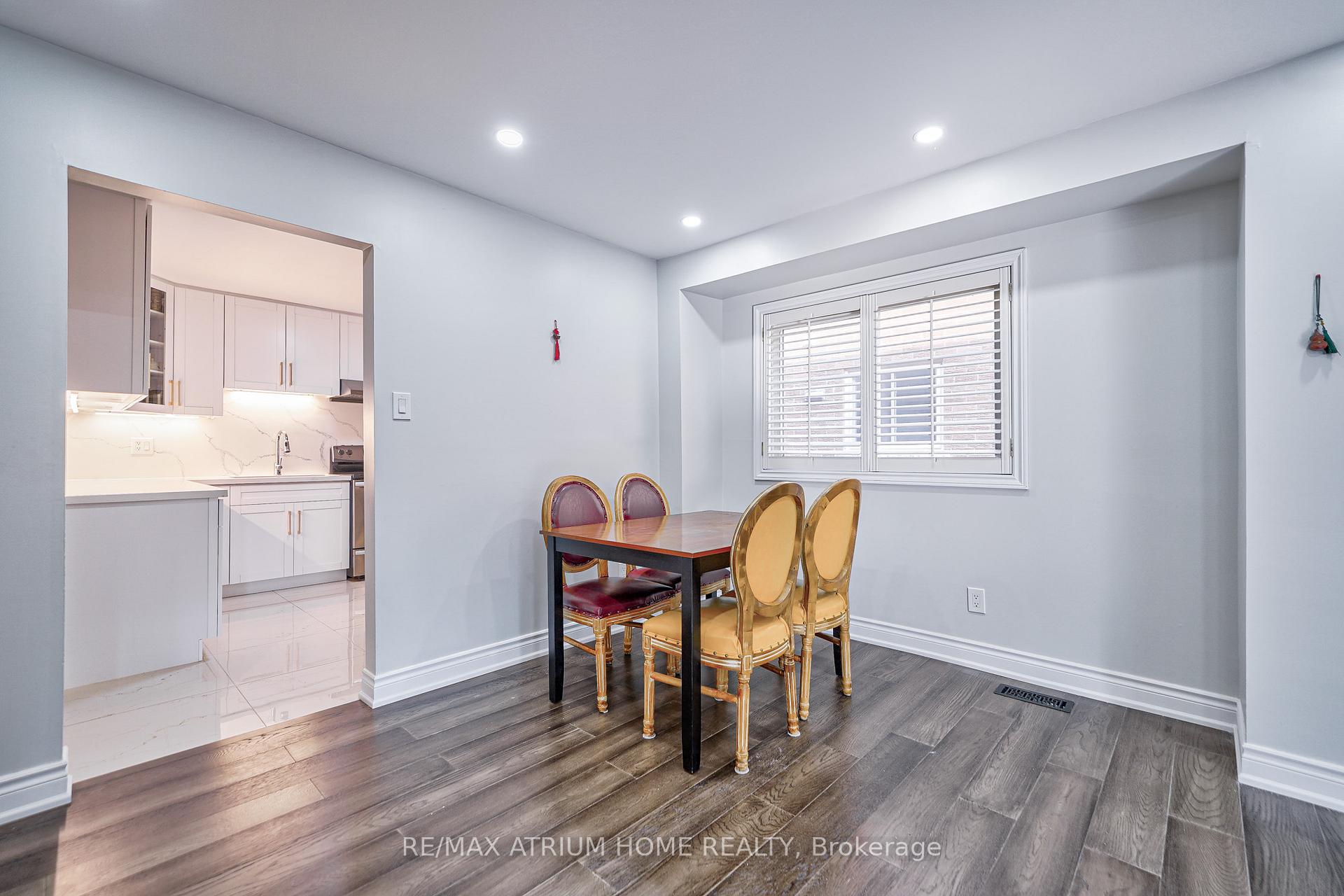 Photo 12 of 61 Trothen Circle, Markham, Markham Village — HOMEH