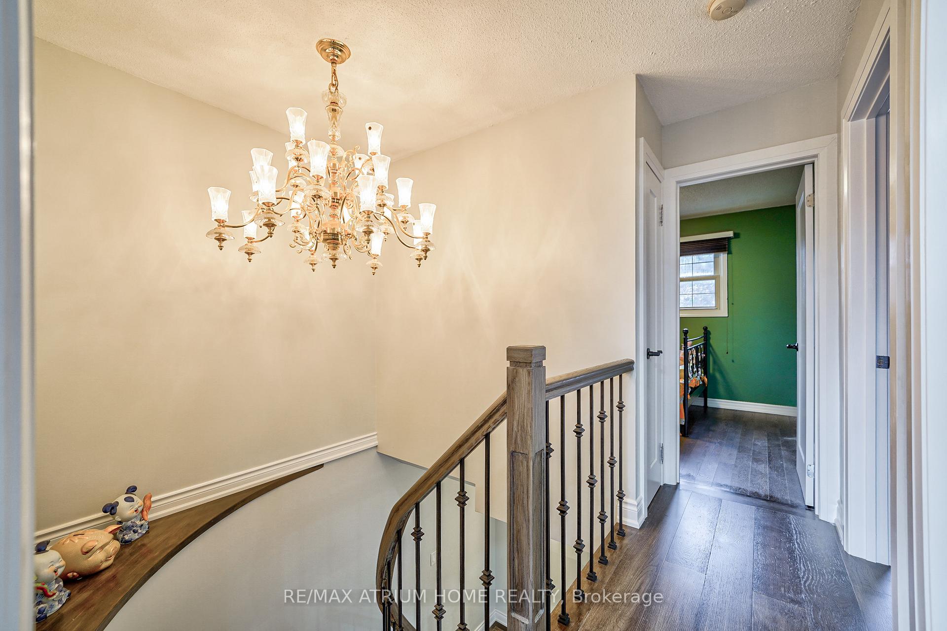 Photo 19 of 61 Trothen Circle, Markham, Markham Village — HOMEH