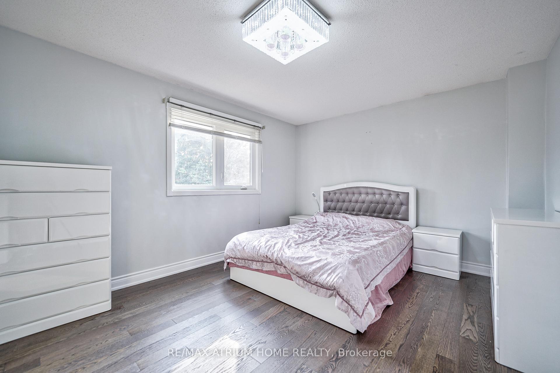 Photo 20 of 61 Trothen Circle, Markham, Markham Village — HOMEH