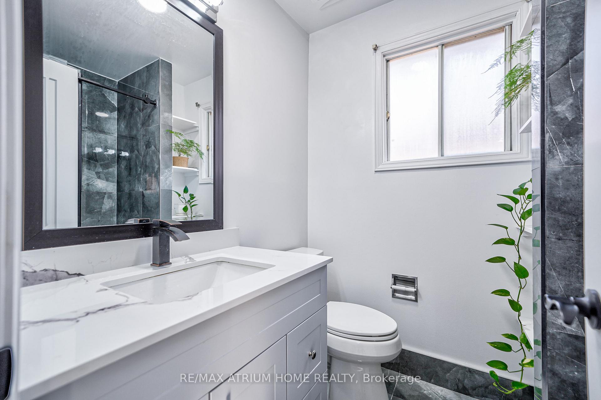 Photo 23 of 61 Trothen Circle, Markham, Markham Village — HOMEH