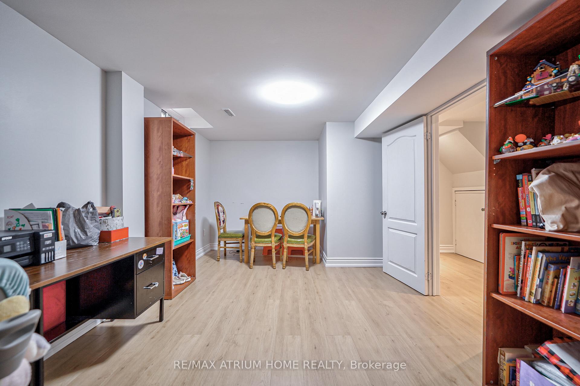 Photo 33 of 61 Trothen Circle, Markham, Markham Village — HOMEH