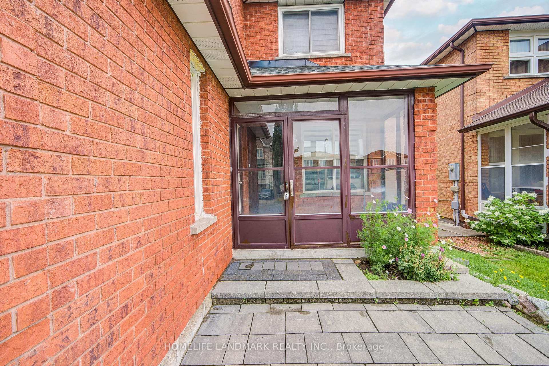 Photo 3 of 35 Royal Palm Drive, Vaughan, Crestwood-Springfarm-Yorkhill — HOMEH