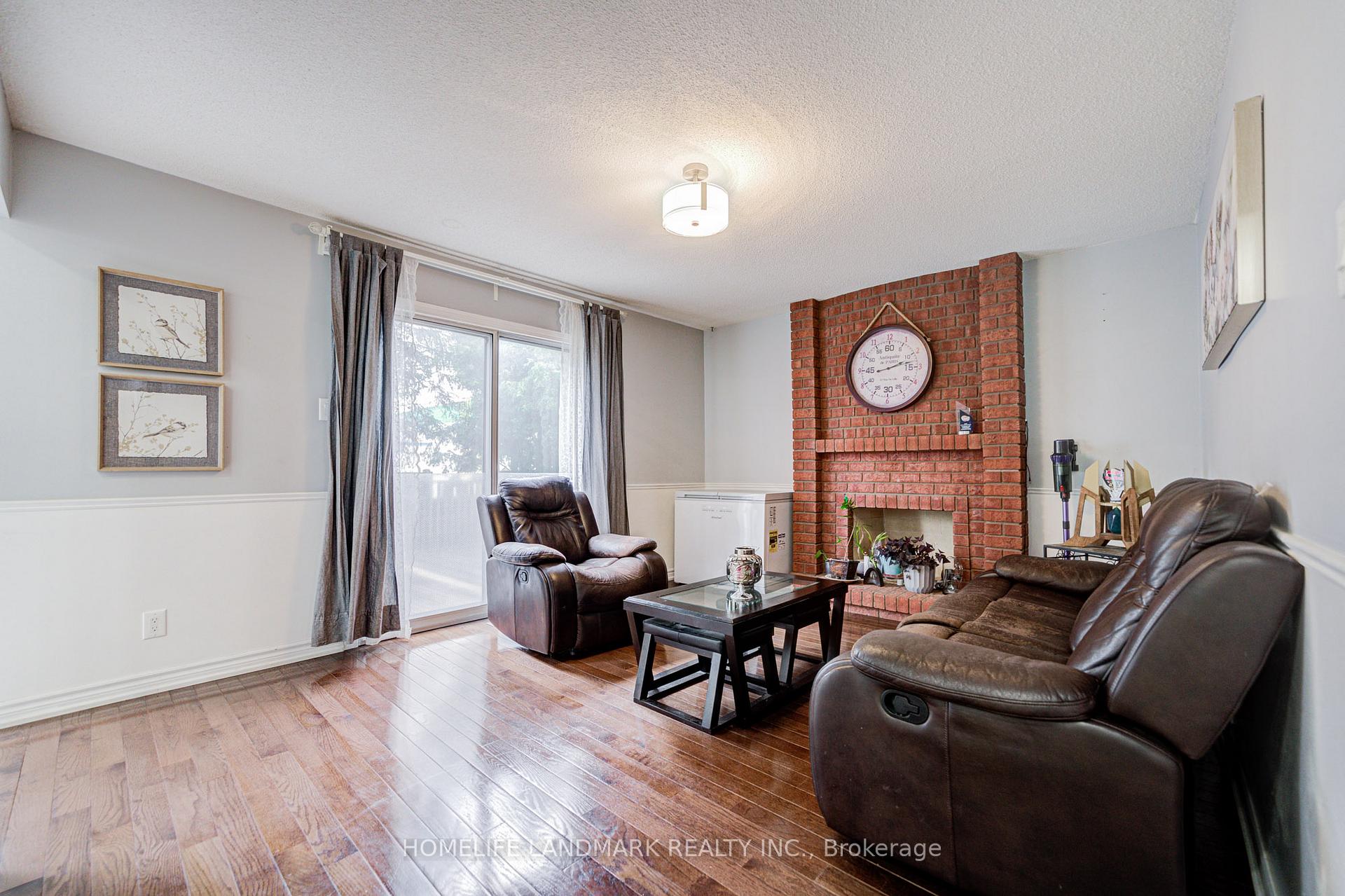 Photo 13 of 35 Royal Palm Drive, Vaughan, Crestwood-Springfarm-Yorkhill — HOMEH