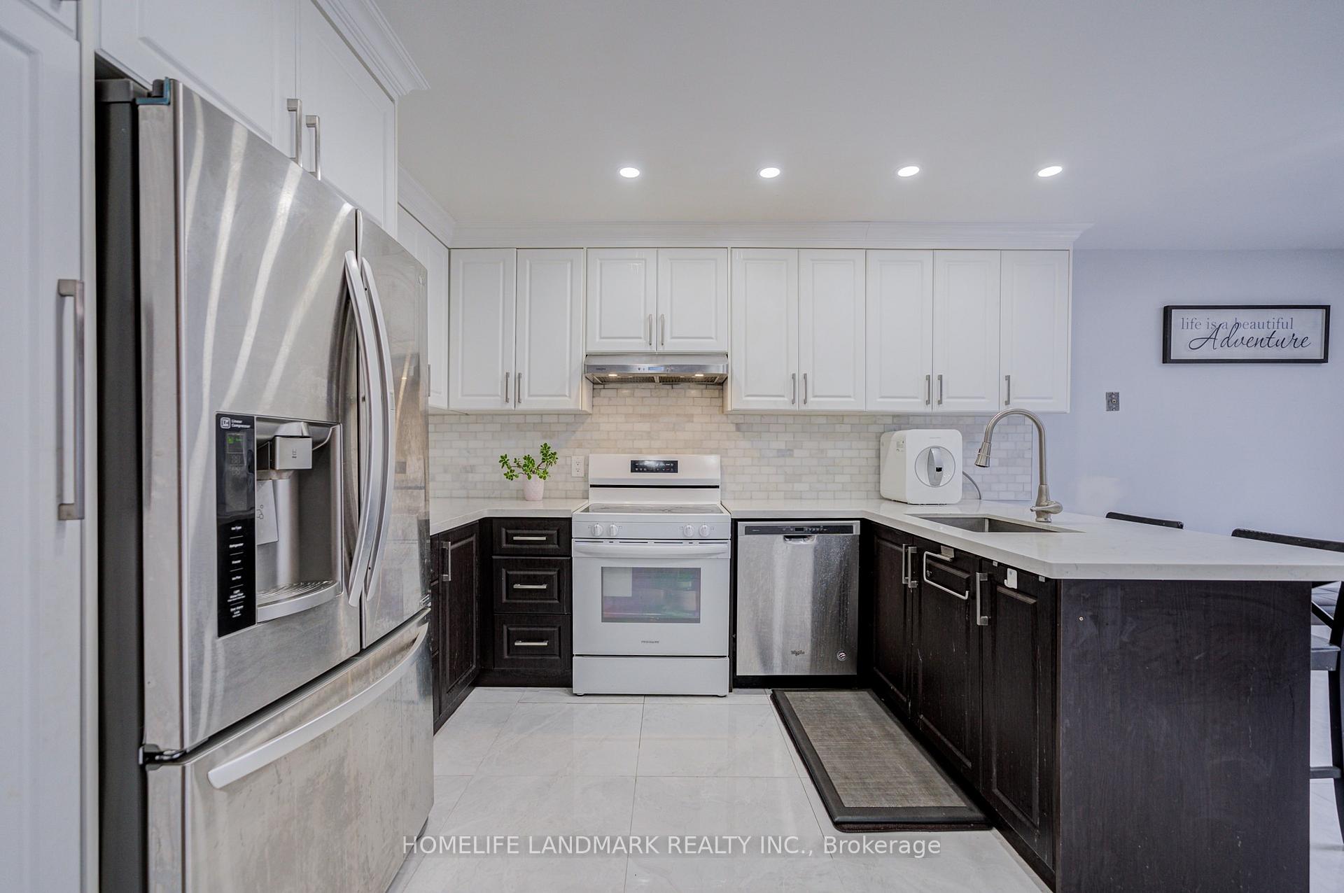 Photo 16 of 35 Royal Palm Drive, Vaughan, Crestwood-Springfarm-Yorkhill — HOMEH