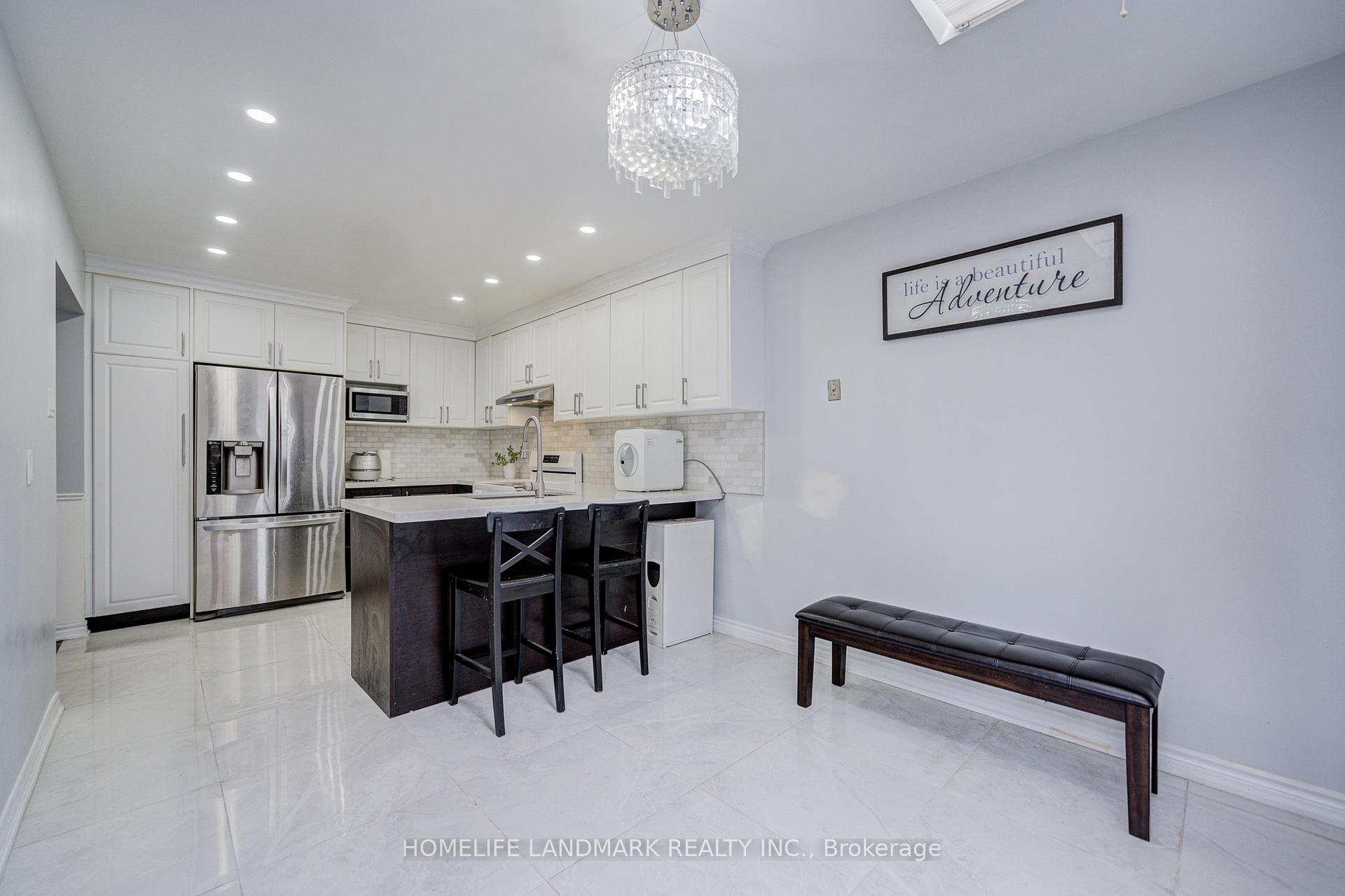 Photo 19 of 35 Royal Palm Drive, Vaughan, Crestwood-Springfarm-Yorkhill — HOMEH