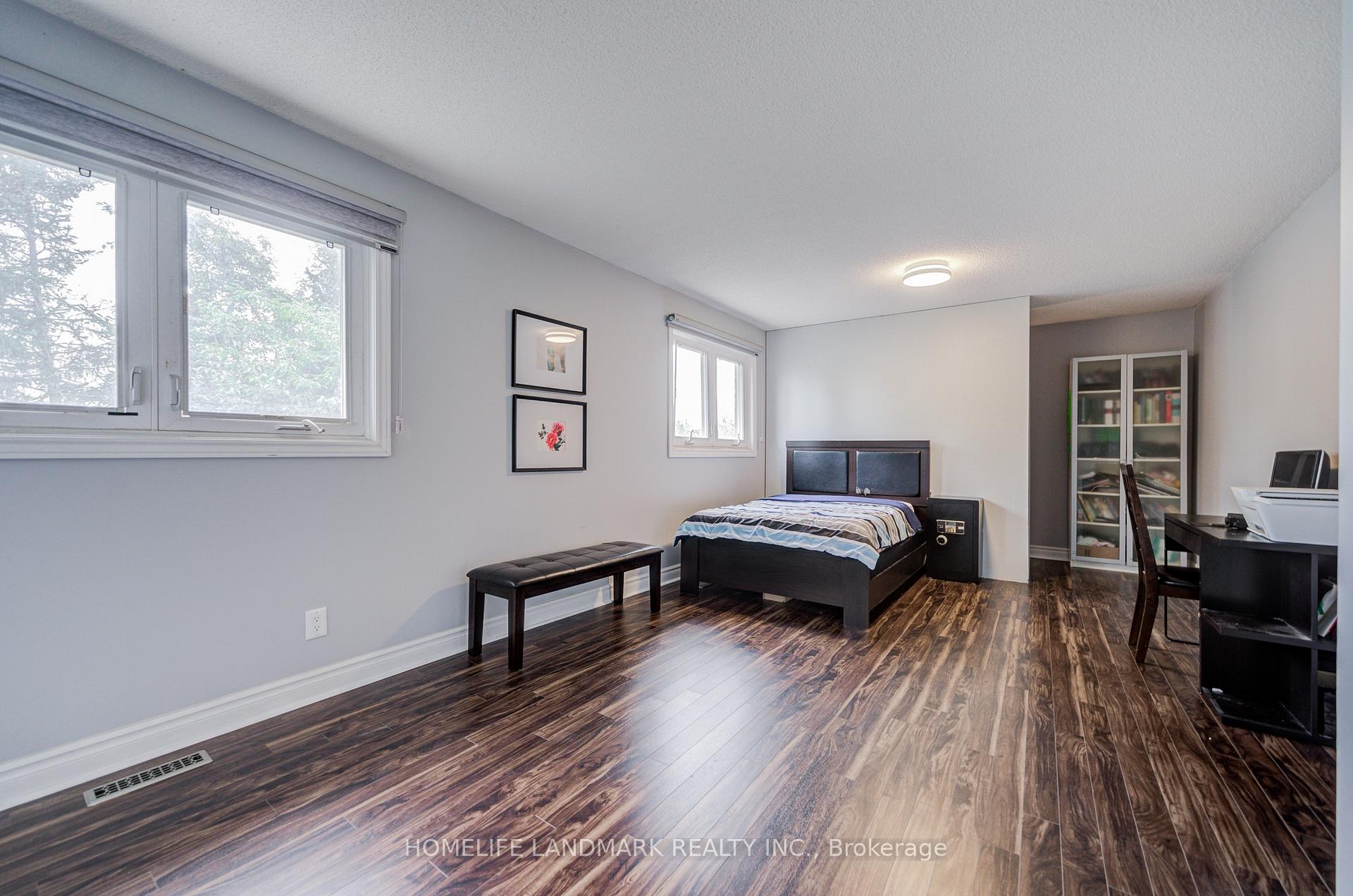 Photo 22 of 35 Royal Palm Drive, Vaughan, Crestwood-Springfarm-Yorkhill — HOMEH