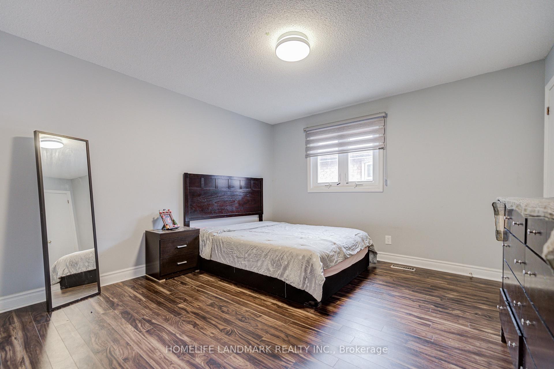 Photo 24 of 35 Royal Palm Drive, Vaughan, Crestwood-Springfarm-Yorkhill — HOMEH