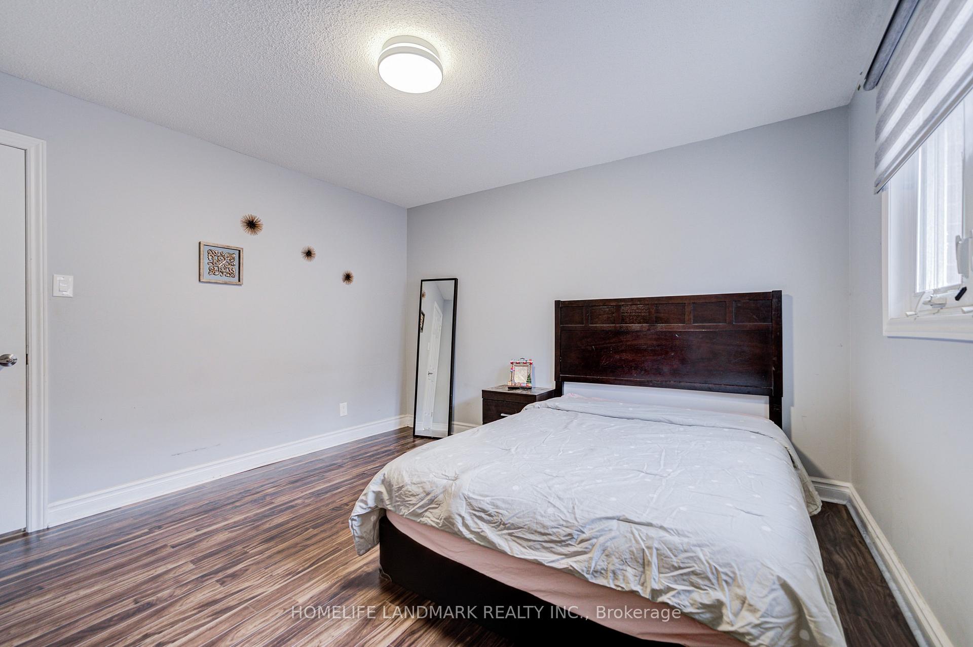 Photo 25 of 35 Royal Palm Drive, Vaughan, Crestwood-Springfarm-Yorkhill — HOMEH