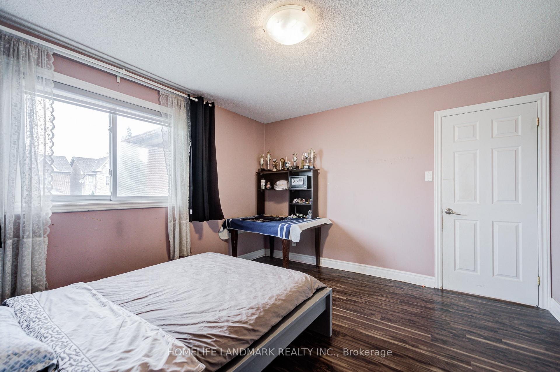 Photo 28 of 35 Royal Palm Drive, Vaughan, Crestwood-Springfarm-Yorkhill — HOMEH