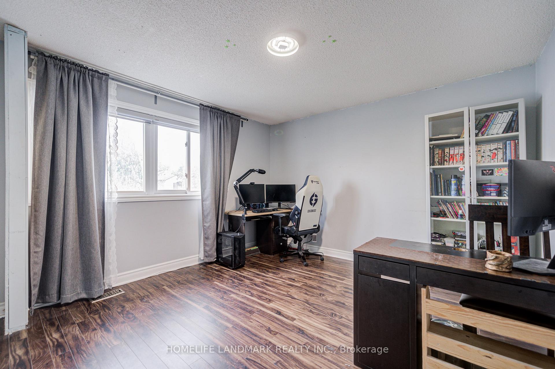Photo 29 of 35 Royal Palm Drive, Vaughan, Crestwood-Springfarm-Yorkhill — HOMEH